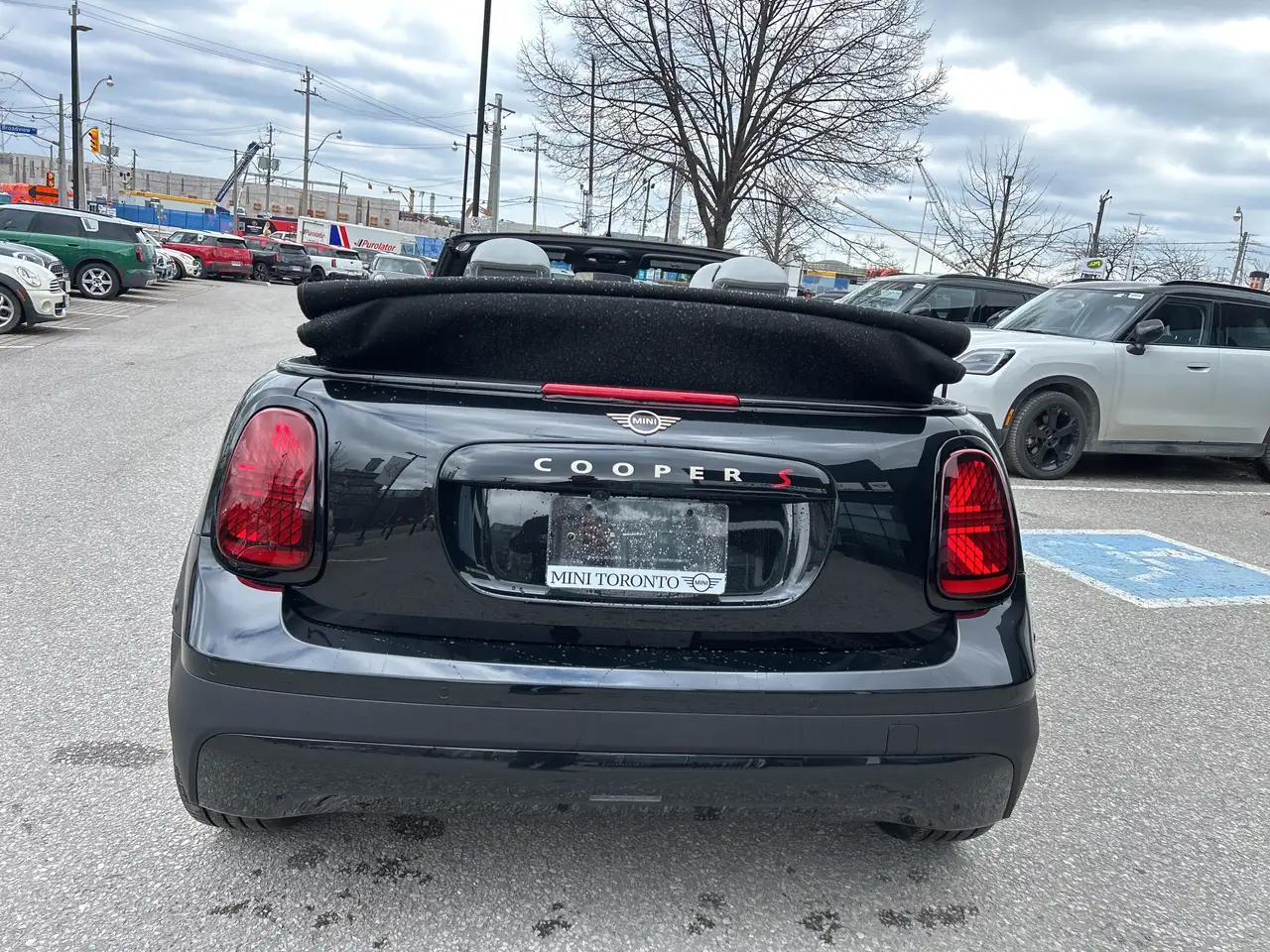MINI Convertible снимка MINI Convertible