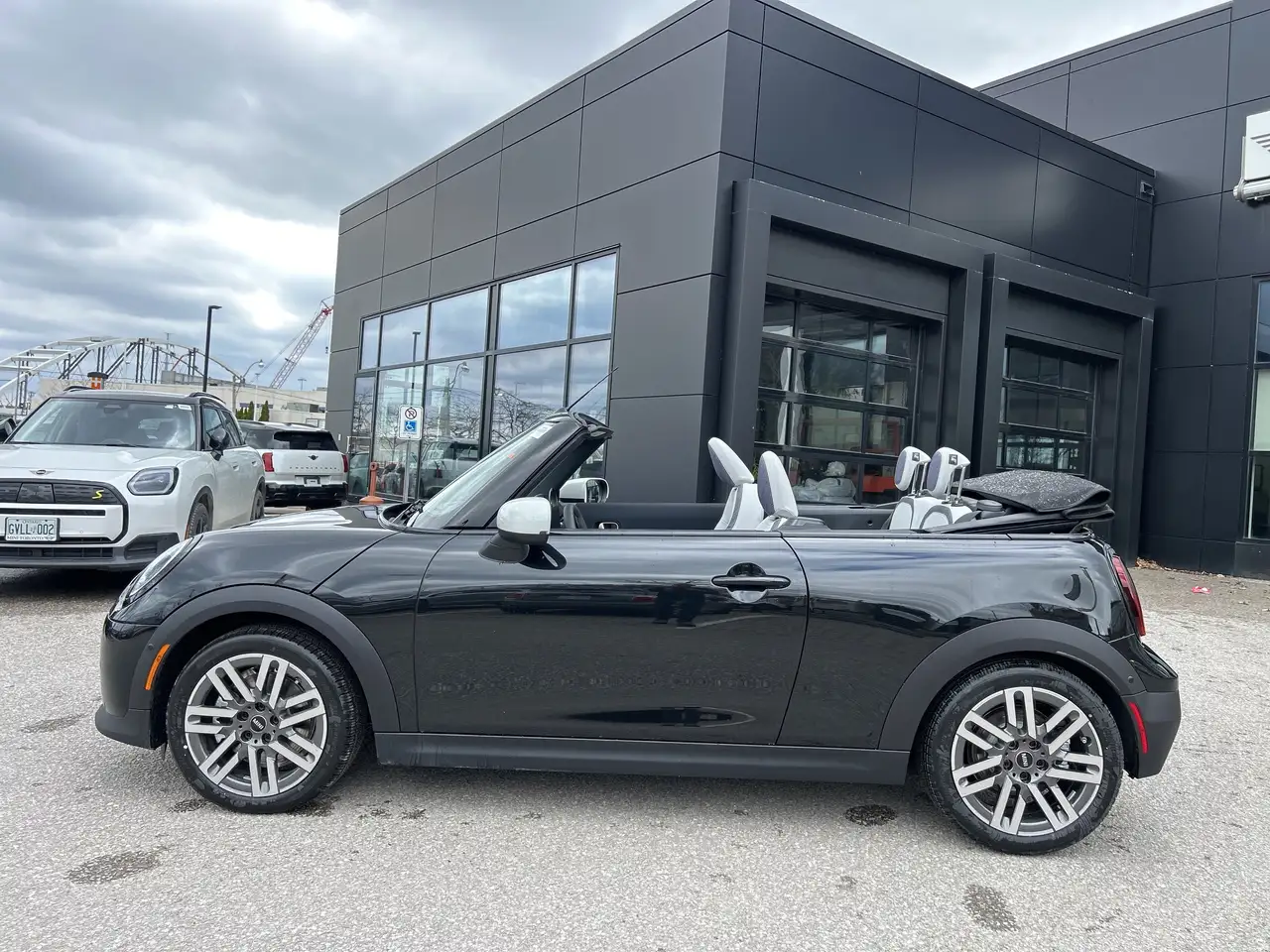 MINI Convertible снимка MINI Convertible