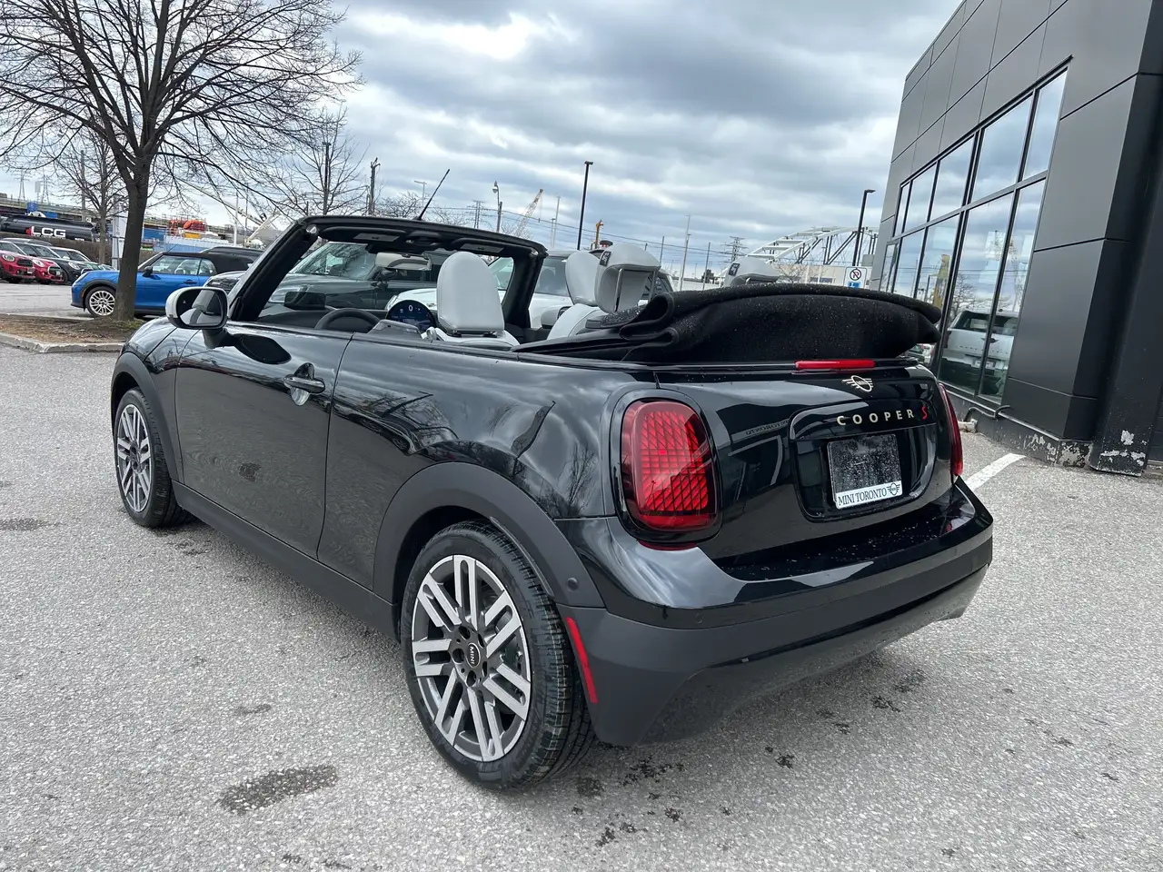 MINI Convertible снимка MINI Convertible