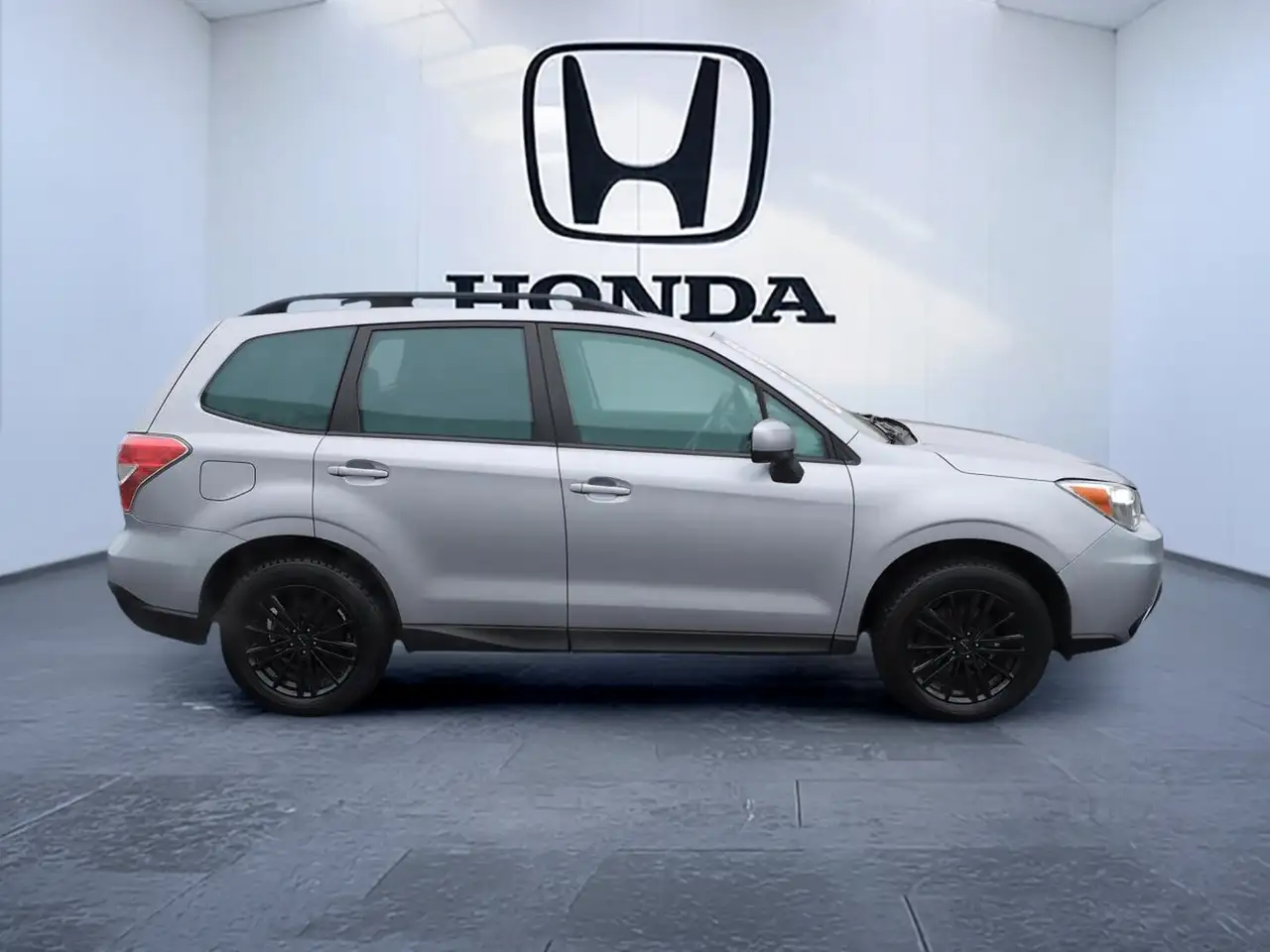 Subaru Forester снимка Subaru Forester