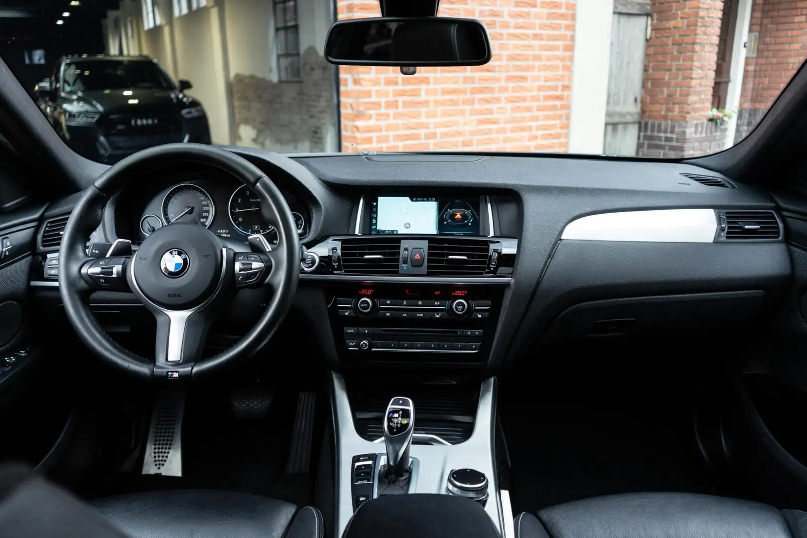 BMW X4 M40i High Executive M-Sport Pano / Camera / Memory Zwart - 2