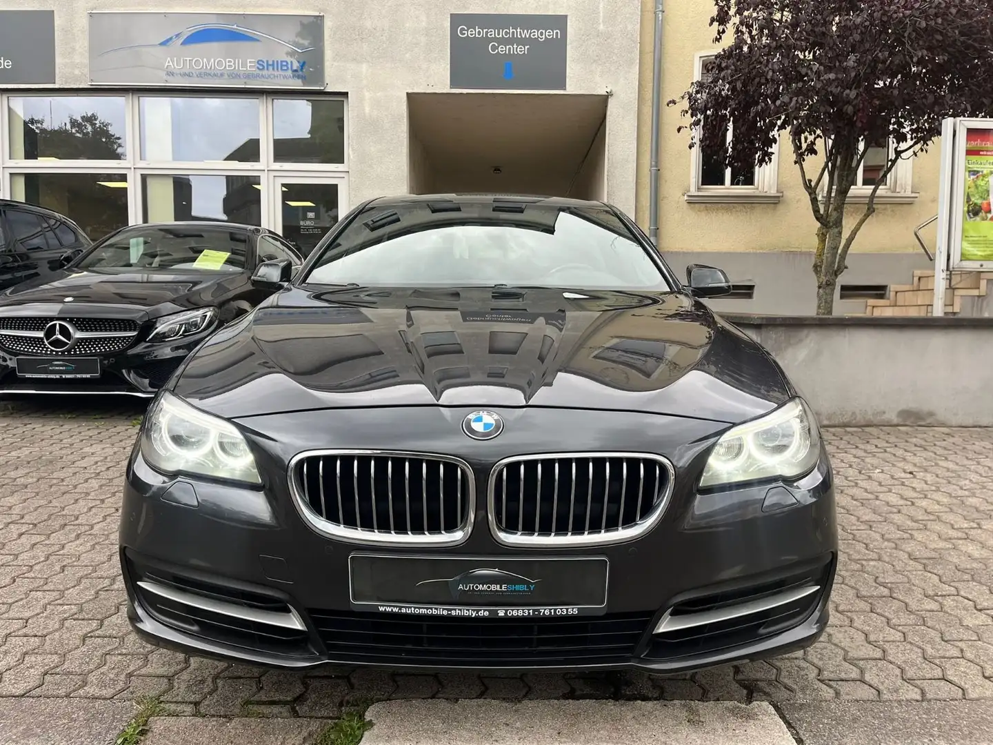 BMW 530 d Leder, Navi, Kamera Grau - 2
