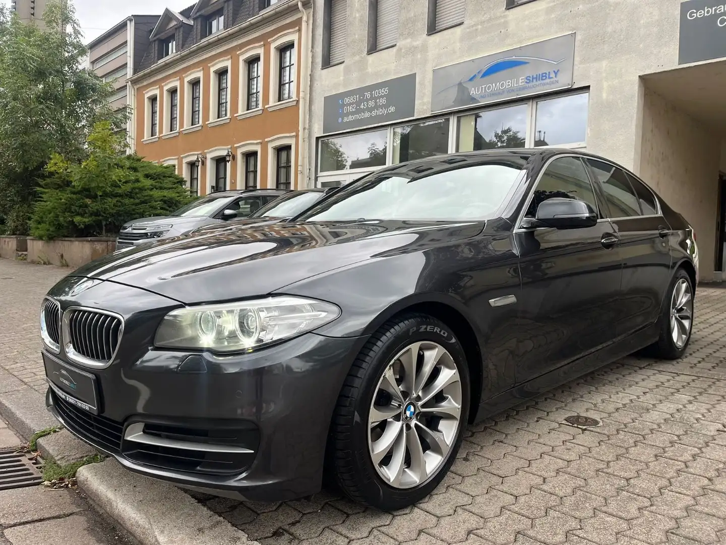 BMW 530 d Leder, Navi, Kamera Grau - 1