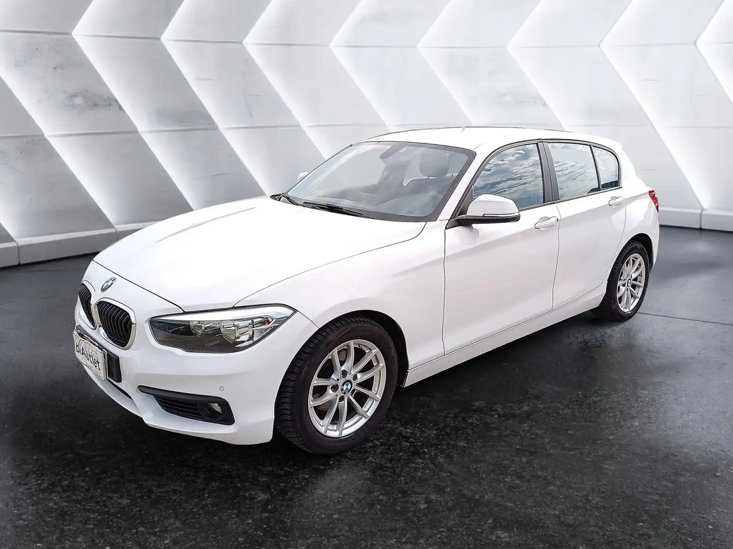 BMW 118 118i Advantage 5p Wit - 1