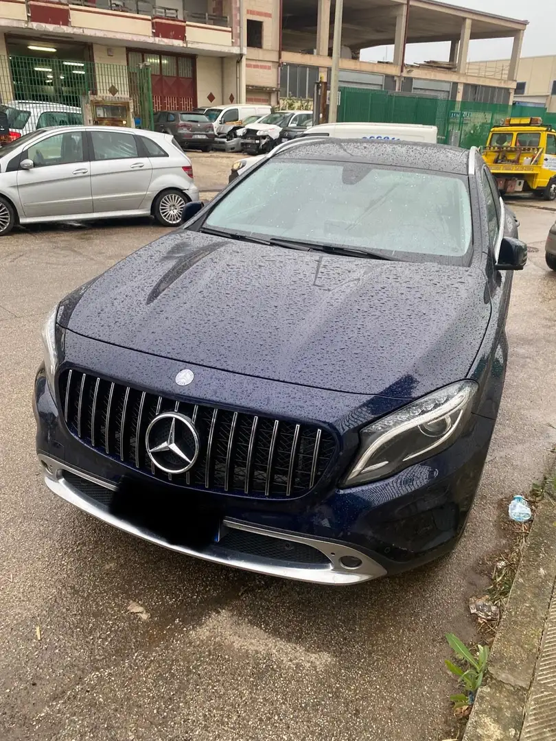Mercedes-Benz GLA 180 enduro activity - 1