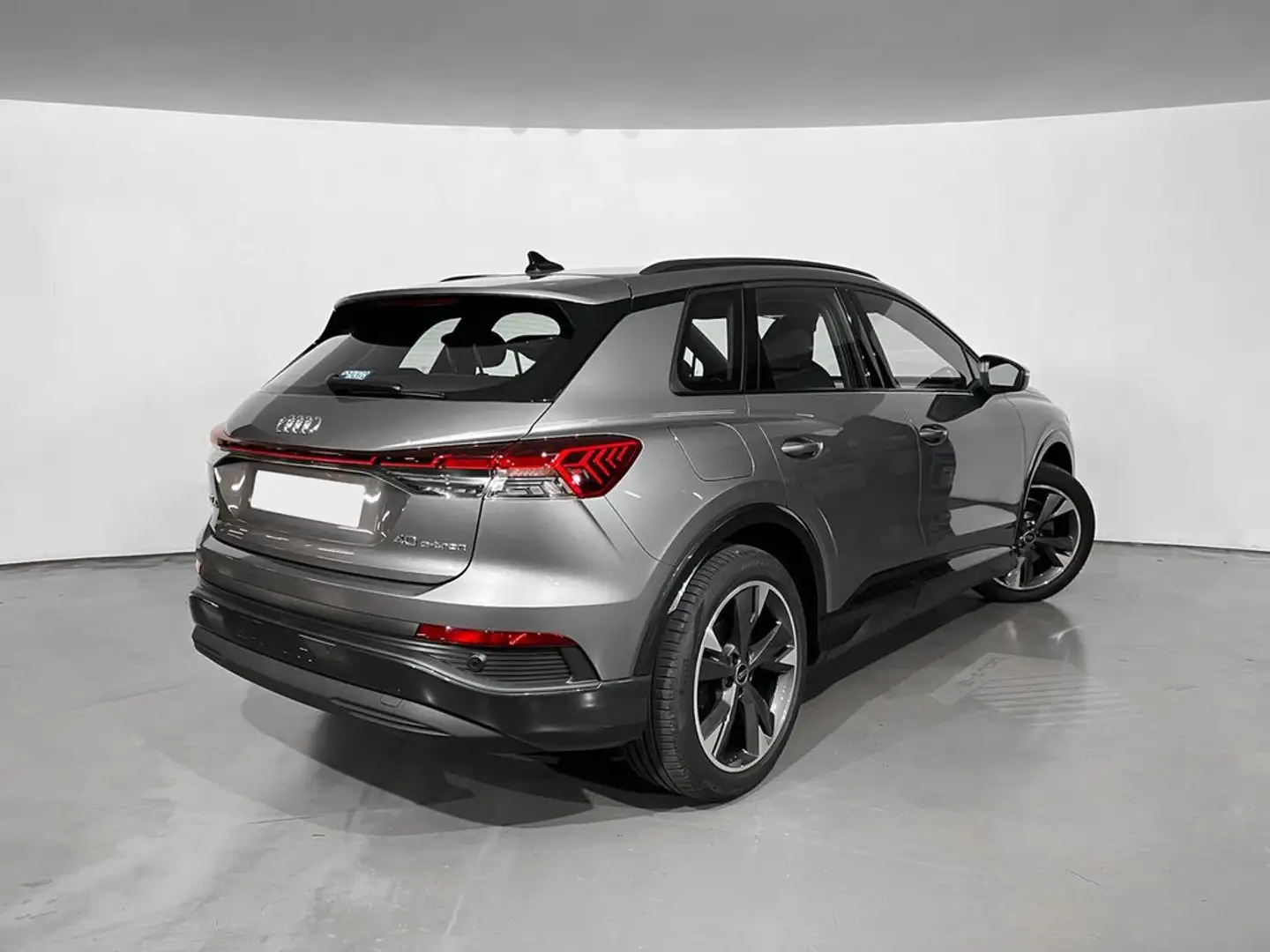 Audi Q4 e-tron 40 Sport 150 kW (204 CV) Gri - 2
