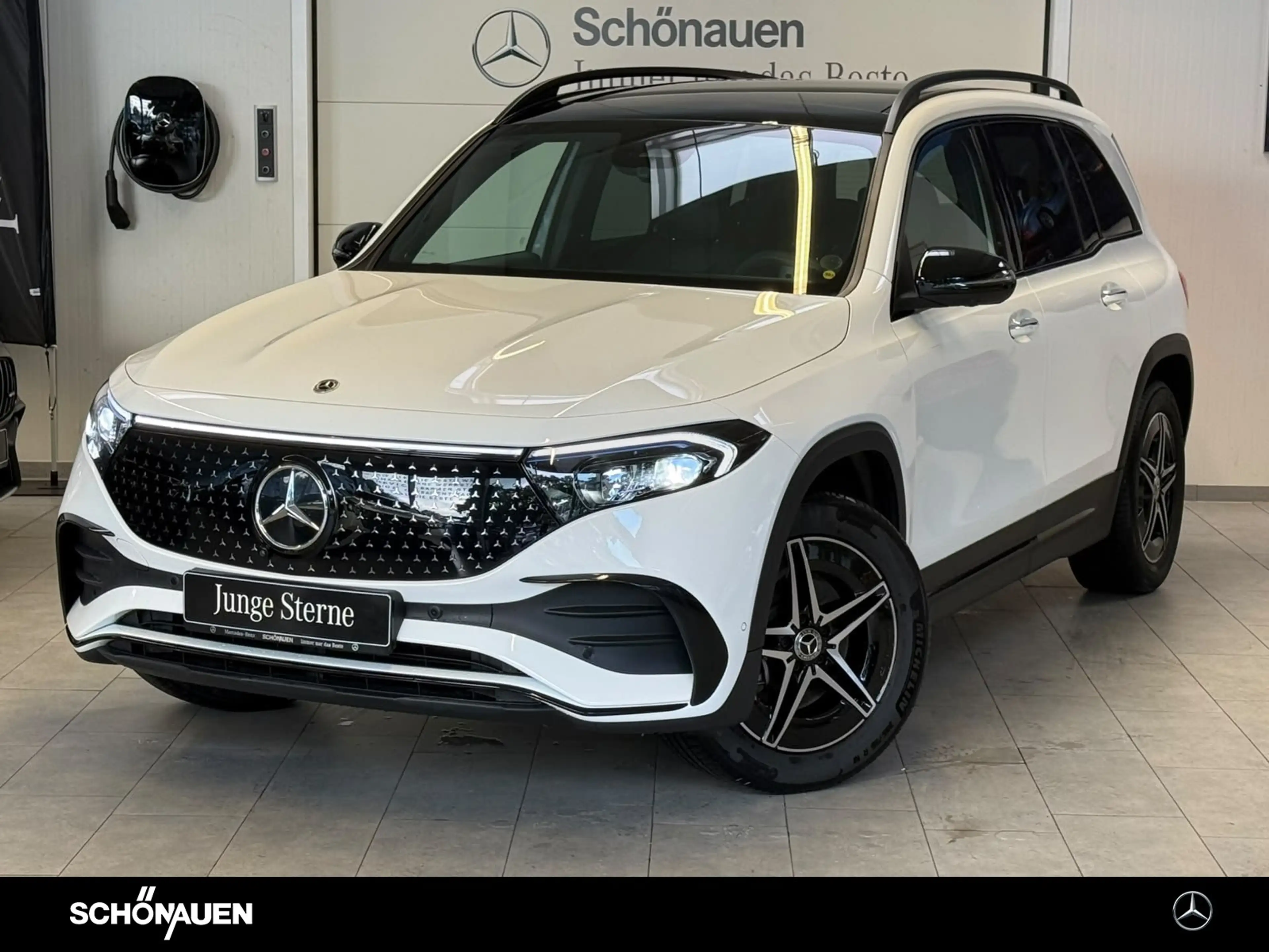 Mercedes-Benz EQB 300 4M AMG+PANO+BURM+DISTR+NIGHT+KEYLESS+LED