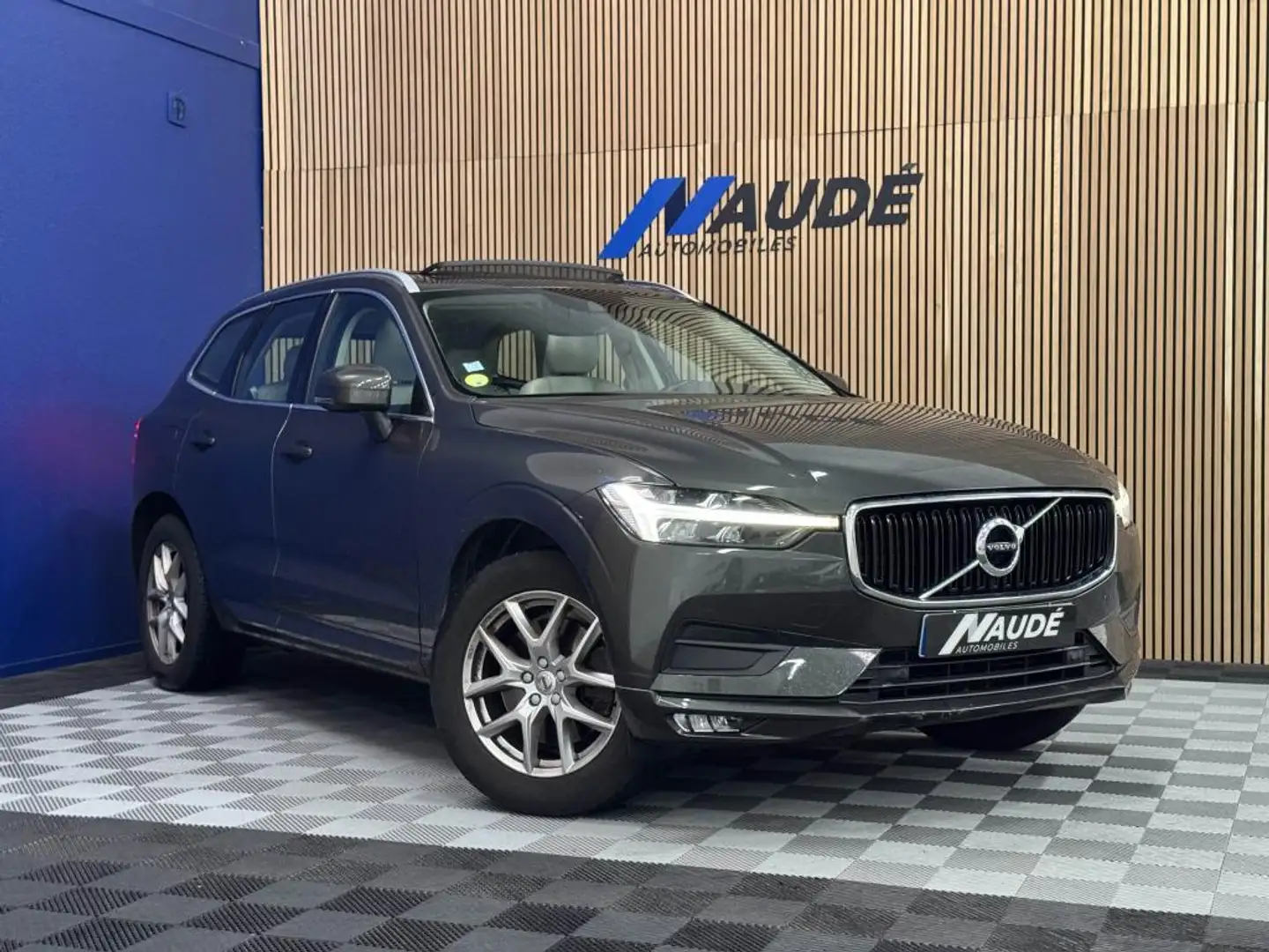Volvo XC60 B4 2.0 197 CH Business Executive Gris - 1