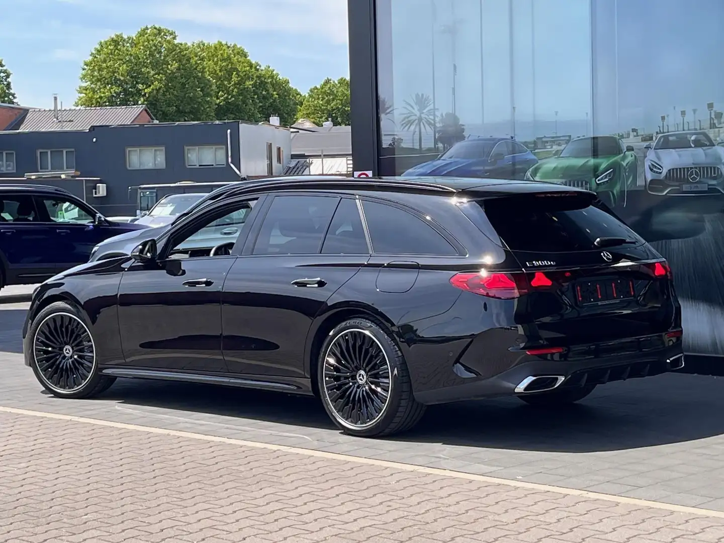 Mercedes-Benz E 300 Break E e AMG Line Noir - 2