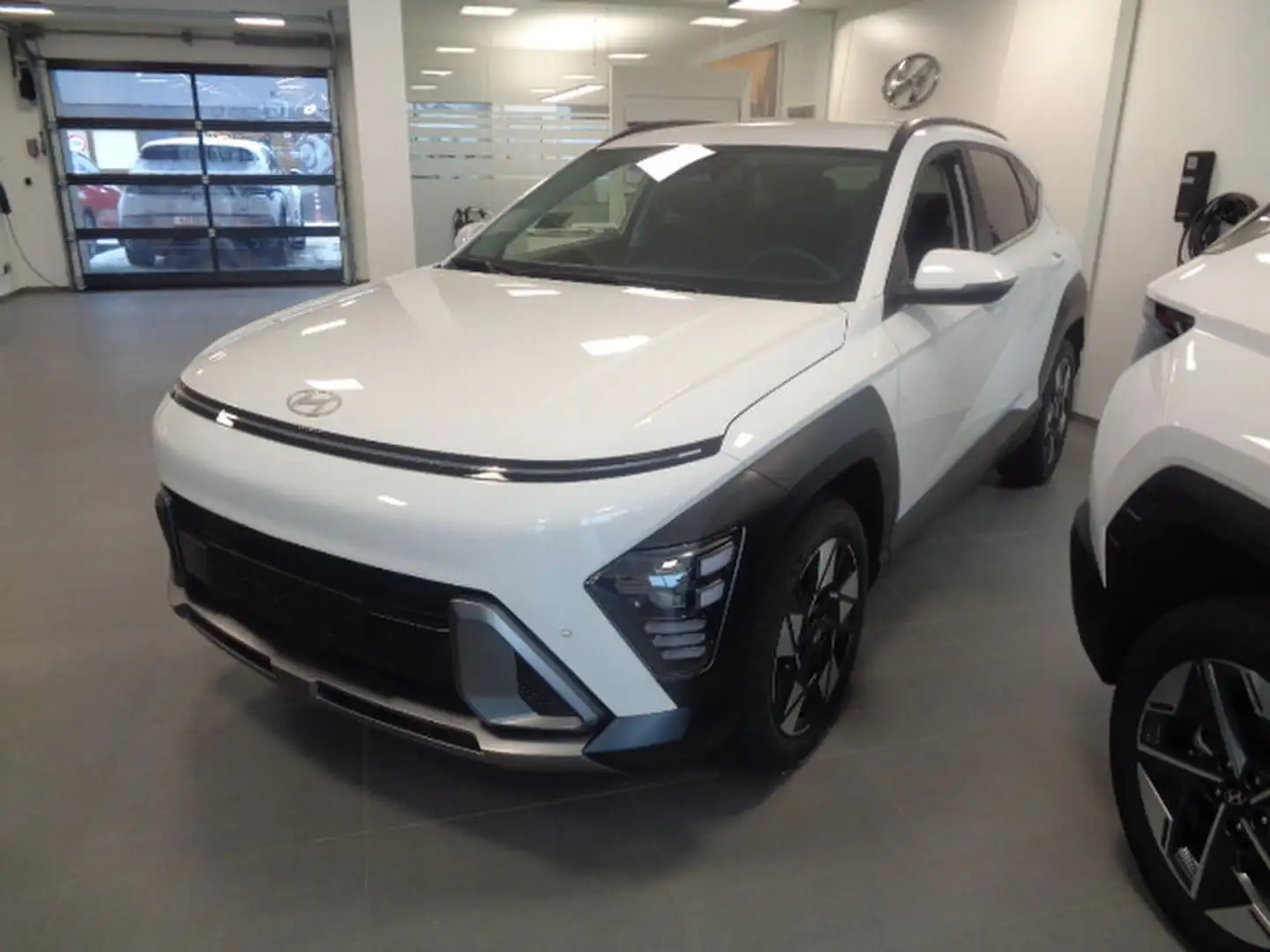 Hyundai KONA 1,6 GDI Hybrid Smart Line DCT Aut. Weiß - 2