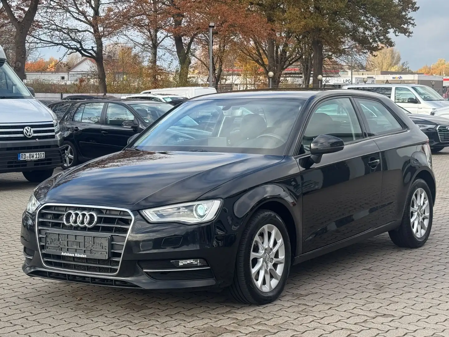 Audi A3 2.0 TDI attraction °Bi-Xenon°Navi°StHz° Schwarz - 1