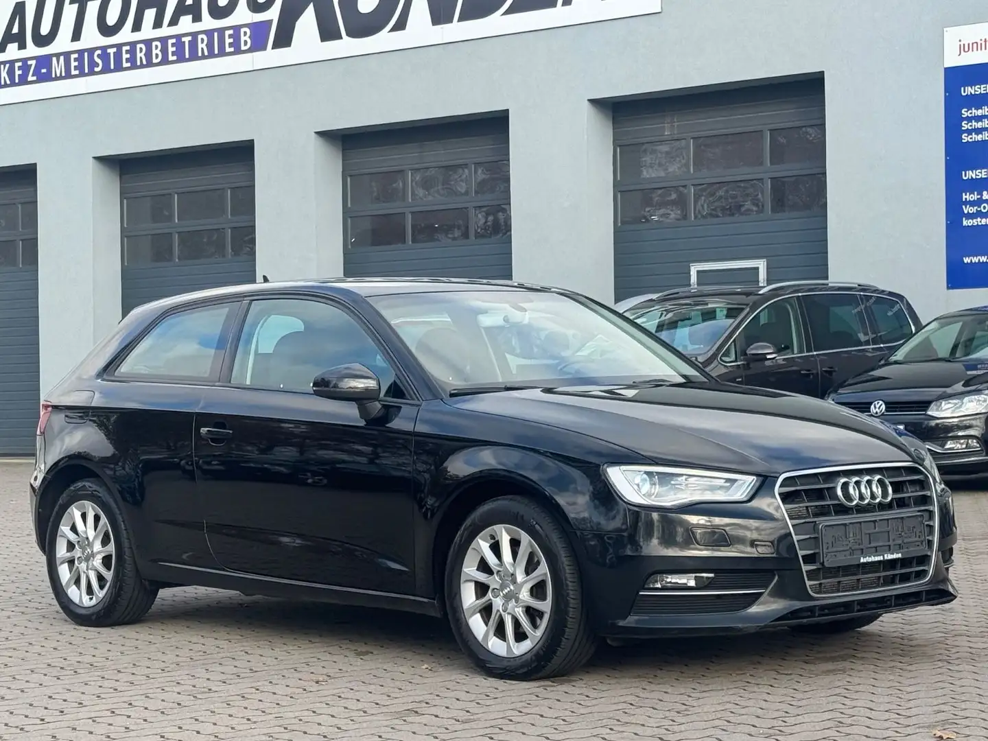 Audi A3 2.0 TDI attraction °Bi-Xenon°Navi°StHz° Schwarz - 2