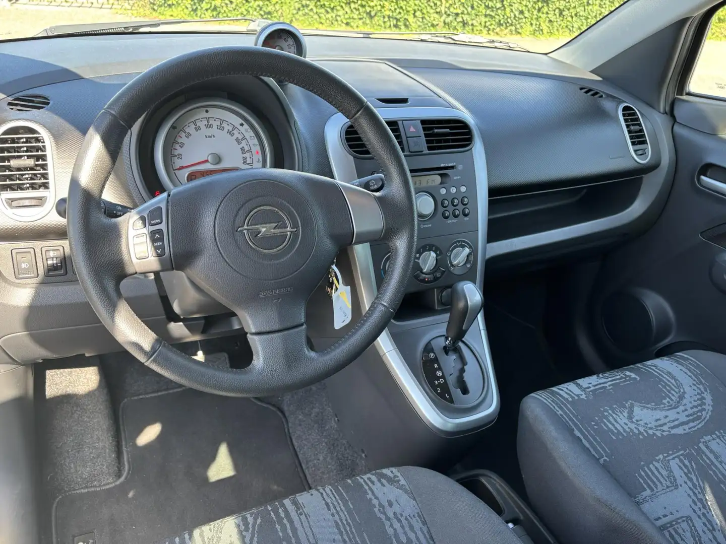 Opel Agila 1.2 Edition | Automaat | Airco | Stuurbediening | Gris - 2