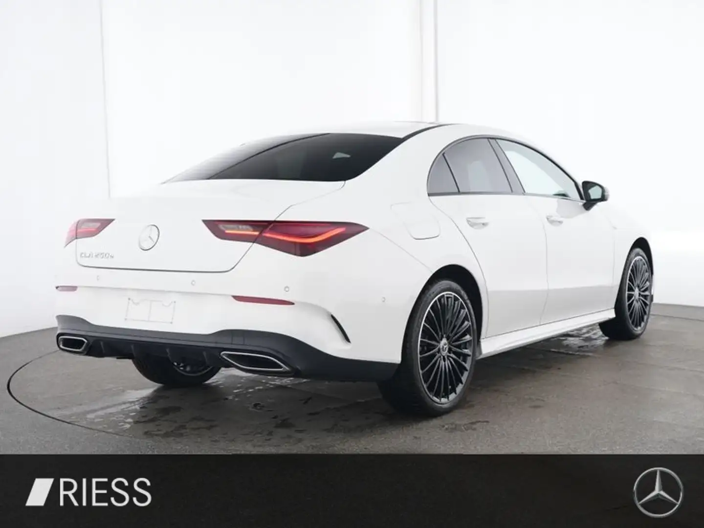 Mercedes-Benz CLA 250 e AMG Sport Night Distr LED Pano Ambi 19" Weiß - 2