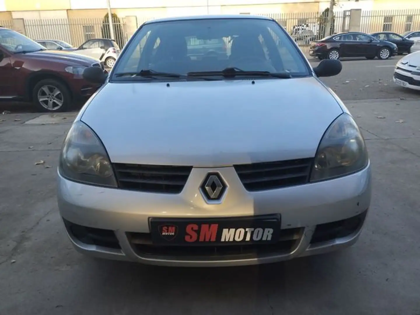 Renault Clio 1.2 Authentique Grijs - 2