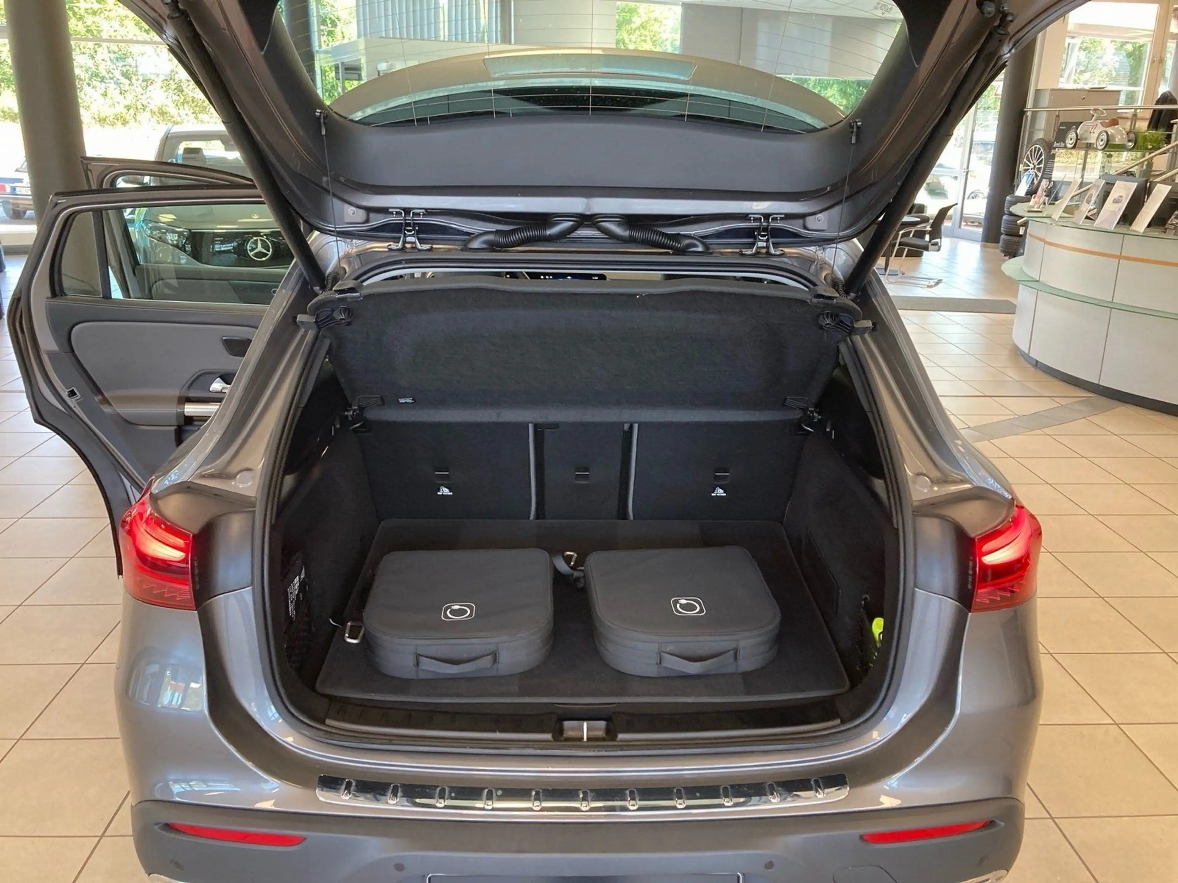 Mercedes-Benz EQA 250+ Electric Art*Distronic*LED*Kam*Totwink* — photo 12
