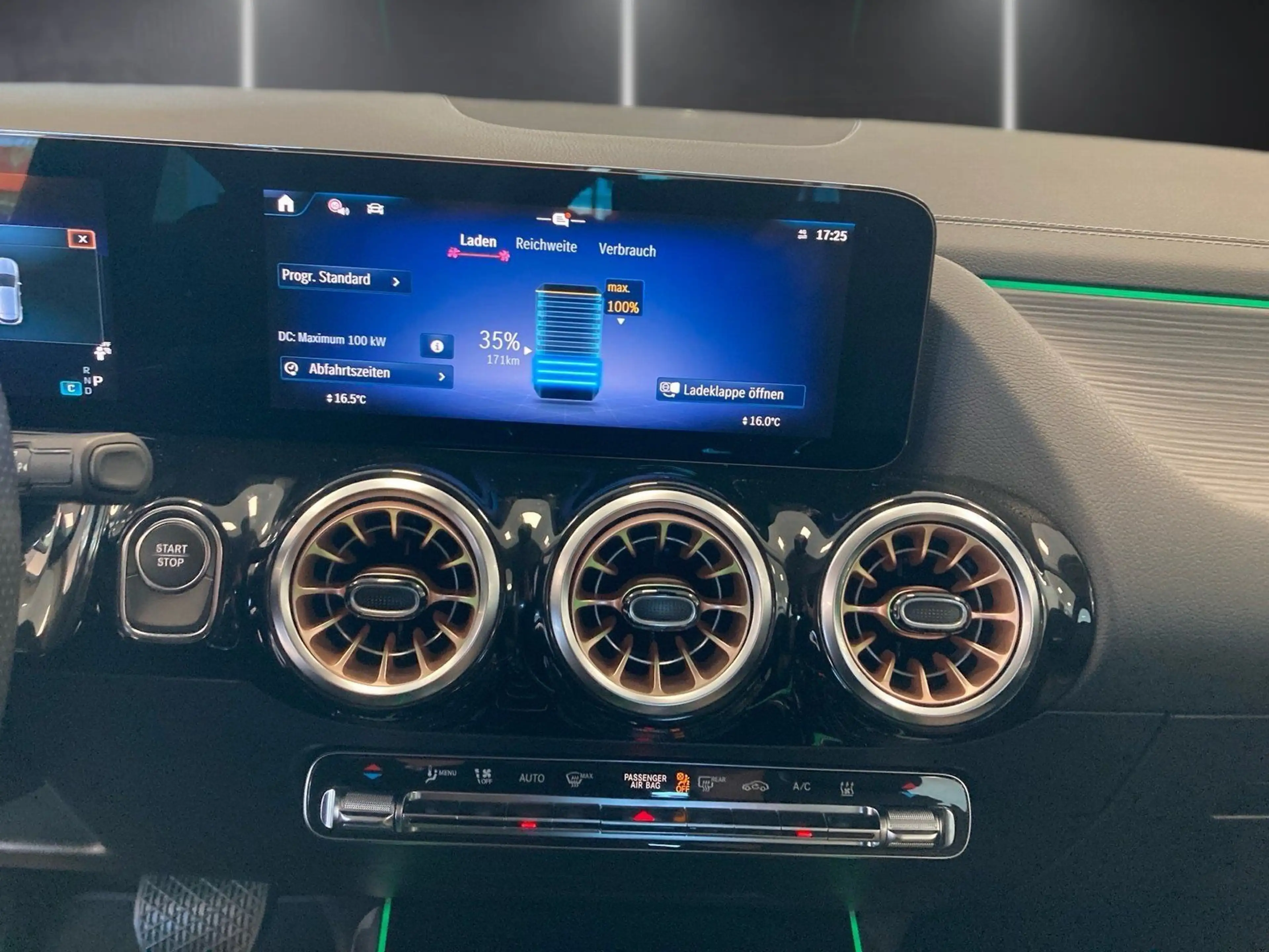 Mercedes-Benz EQA 250+ Electric Art*Distronic*LED*Kam*Totwink* — photo 9
