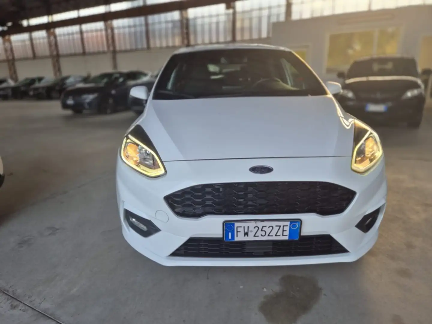 Ford Fiesta 1.1 85 CV 5 porte ST-Line Weiß - 1