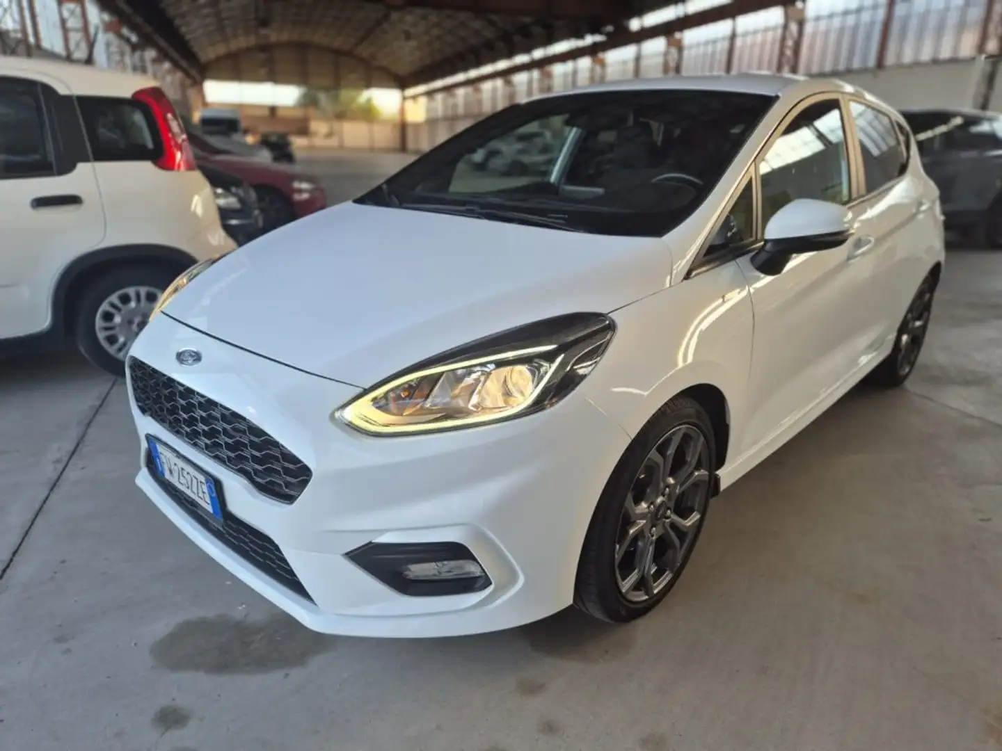 Ford Fiesta 1.1 85 CV 5 porte ST-Line Weiß - 2