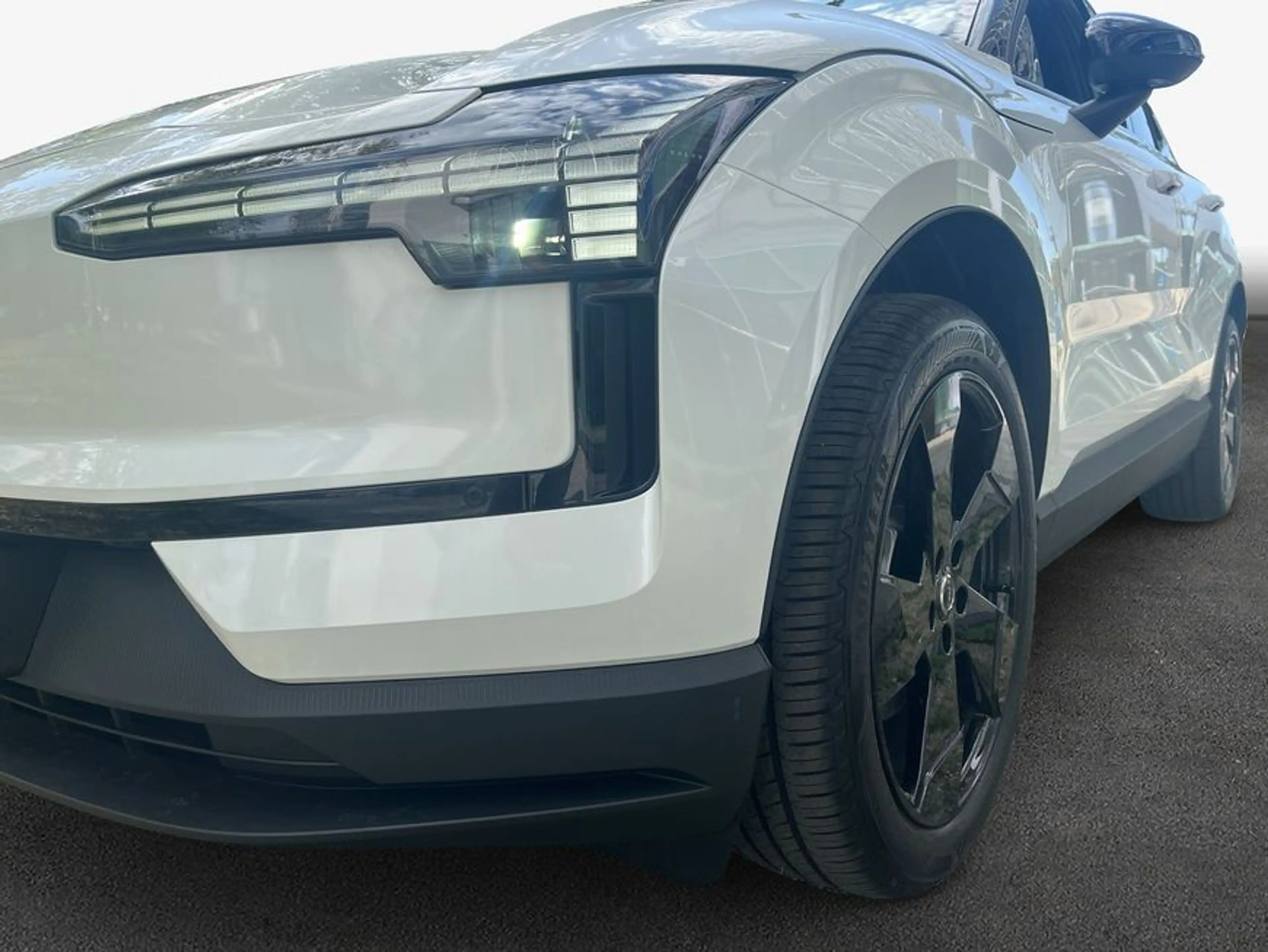 Volvo EX30 P5 electric Long Range RWD Black Edition Plus — photo 7