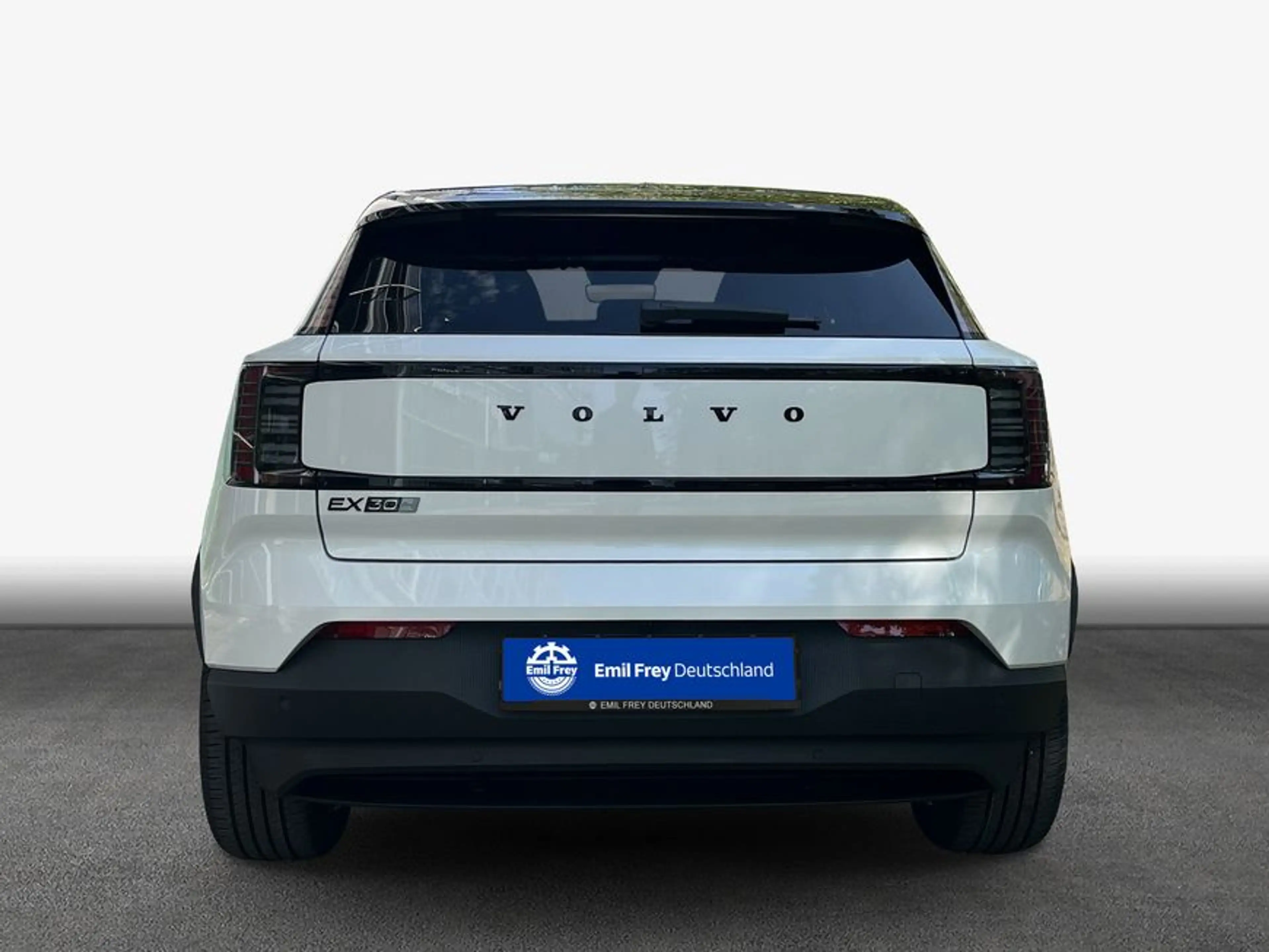 Volvo EX30 P5 electric Long Range RWD Black Edition Plus — photo 6
