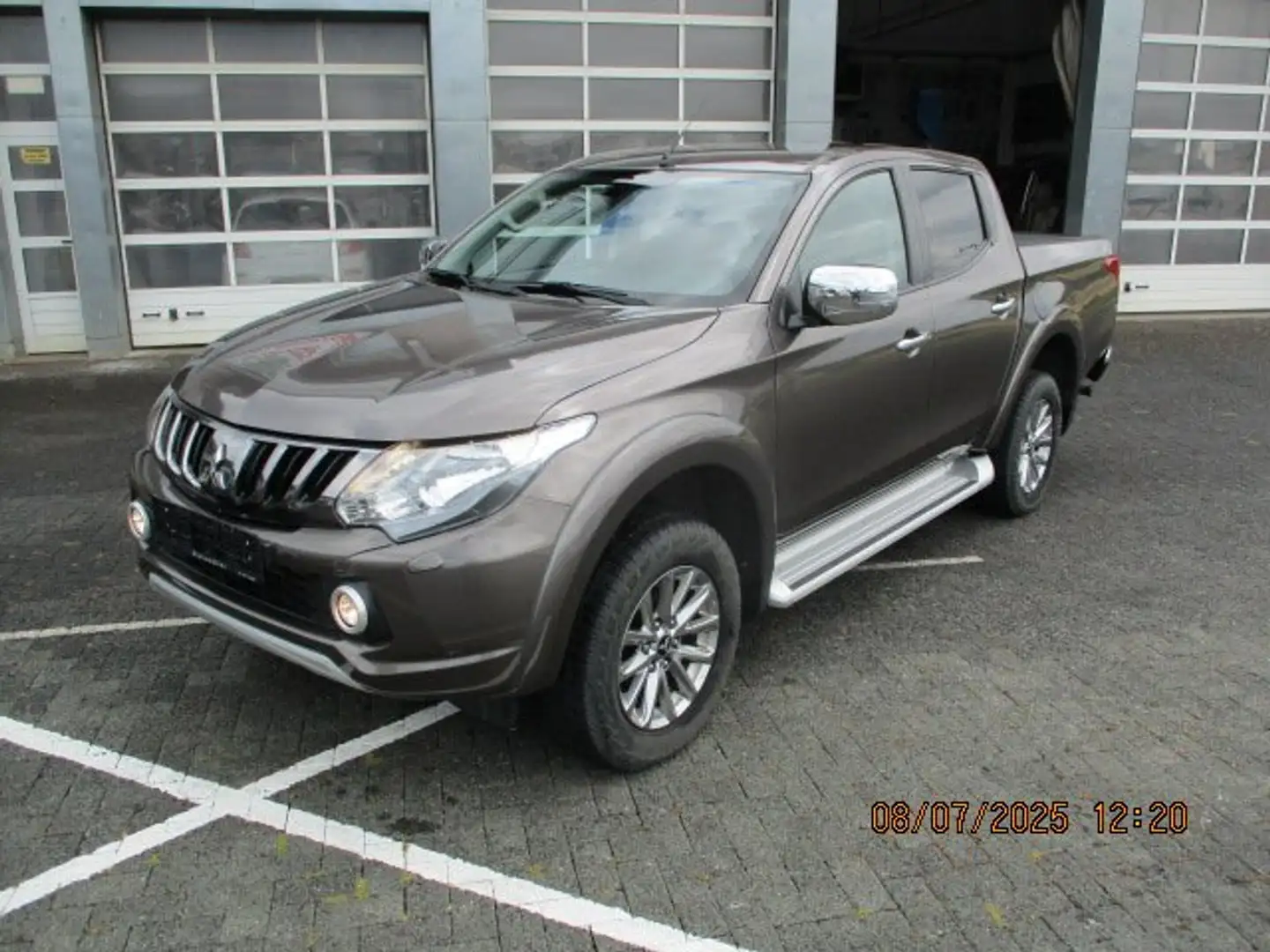 Mitsubishi L200 Pick Up 4x4 Autm. Double Cab Plus Braun - 1