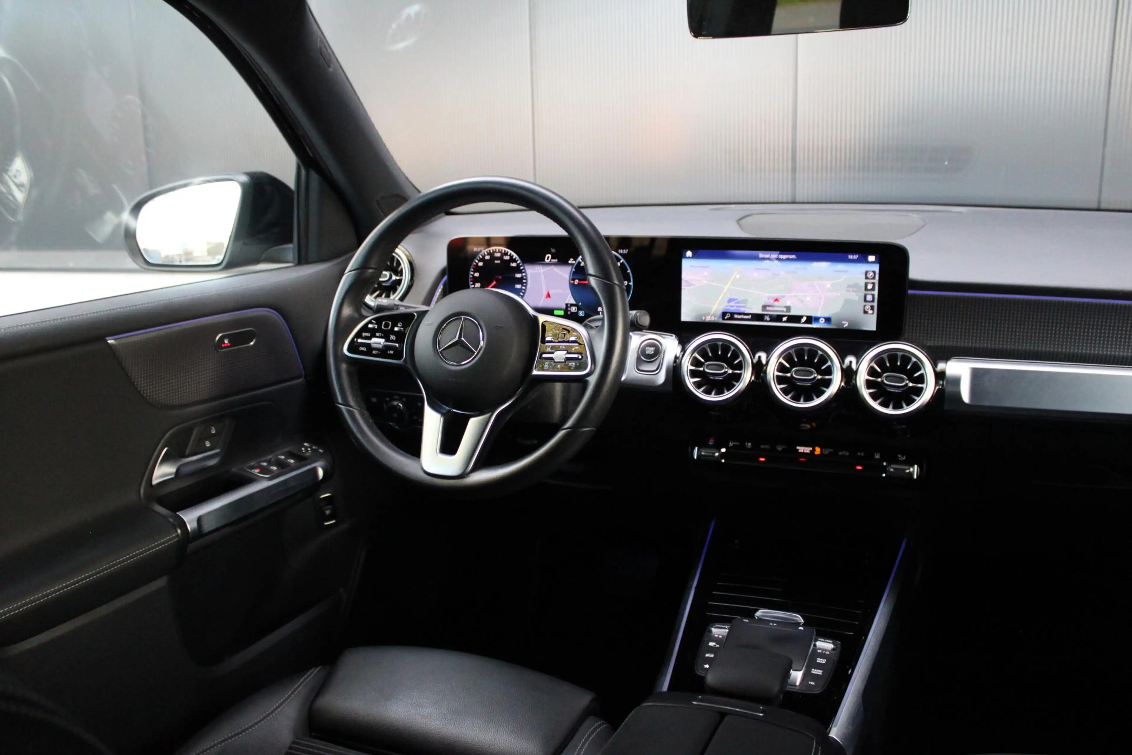 Mercedes-Benz EQB 250 Business Line 7 Persoons | Ambiente | CarPlay | Ge — photo 3