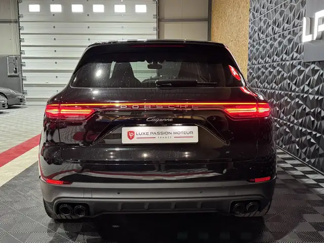Porsche Cayenne view 5