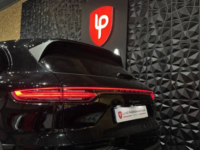 Porsche Cayenne view 8