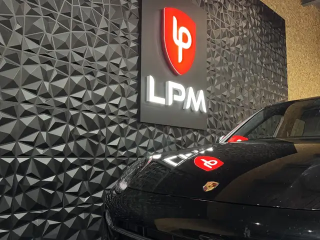 Porsche Cayenne view 6