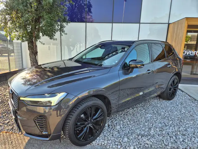 Volvo XC60 2.0 B4 Plus Dark AWD Auto