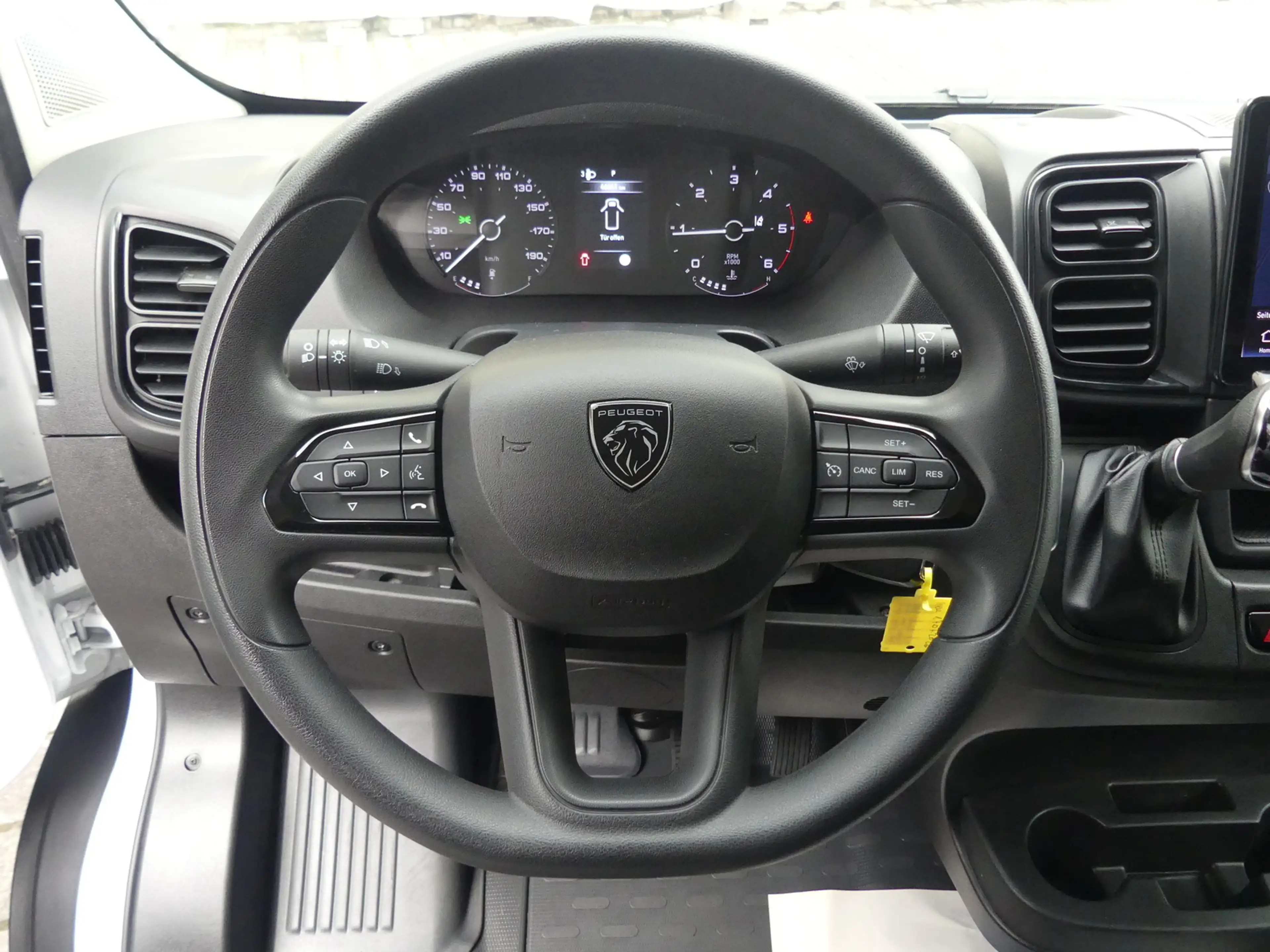 Peugeot Boxer Kasten 435 L4H2 BlueHDi 180 AUTOM./NAVI/132KW — photo 3