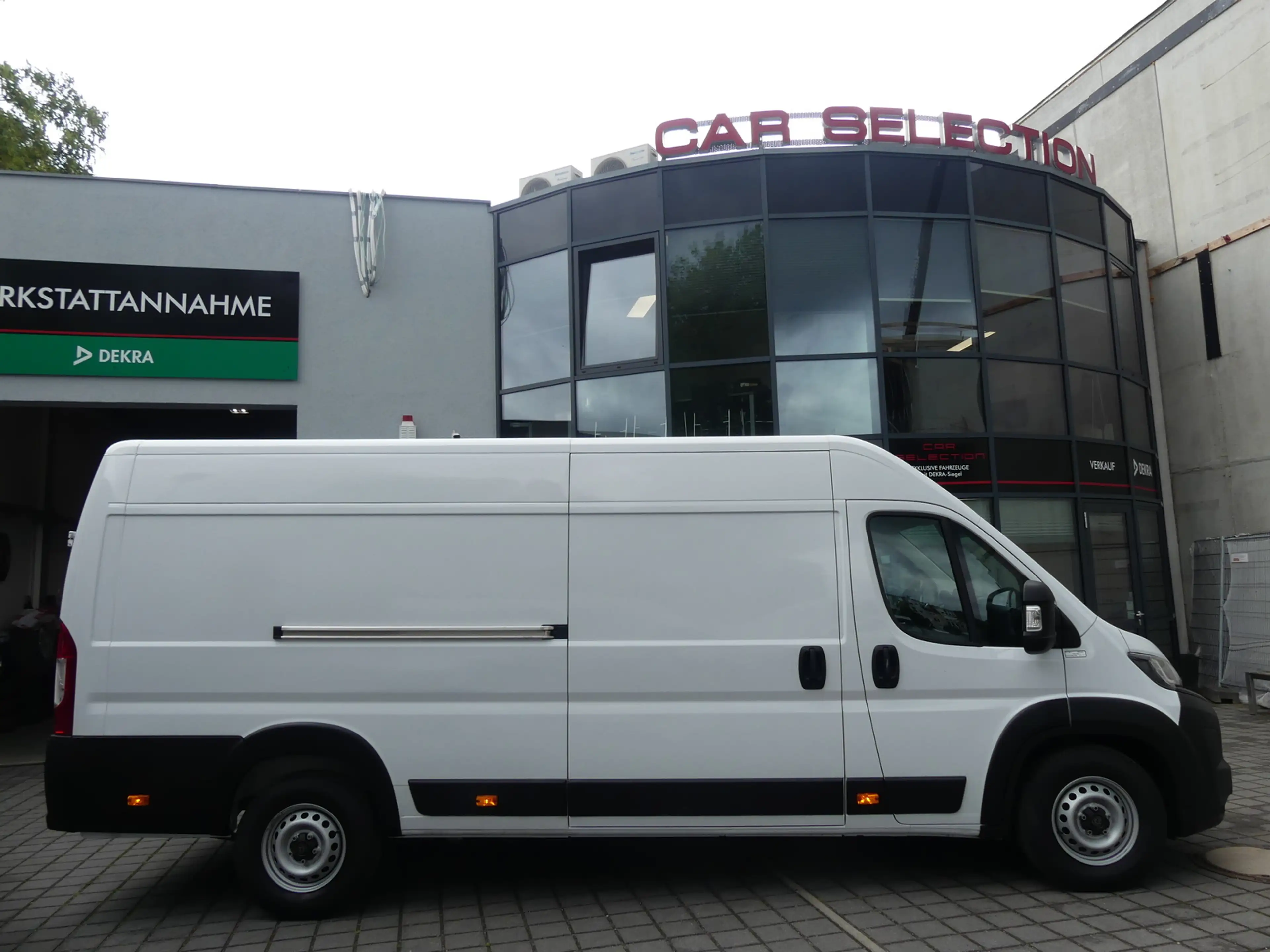 Peugeot Boxer Kasten 435 L4H2 BlueHDi 180 AUTOM./NAVI/132KW — photo 14