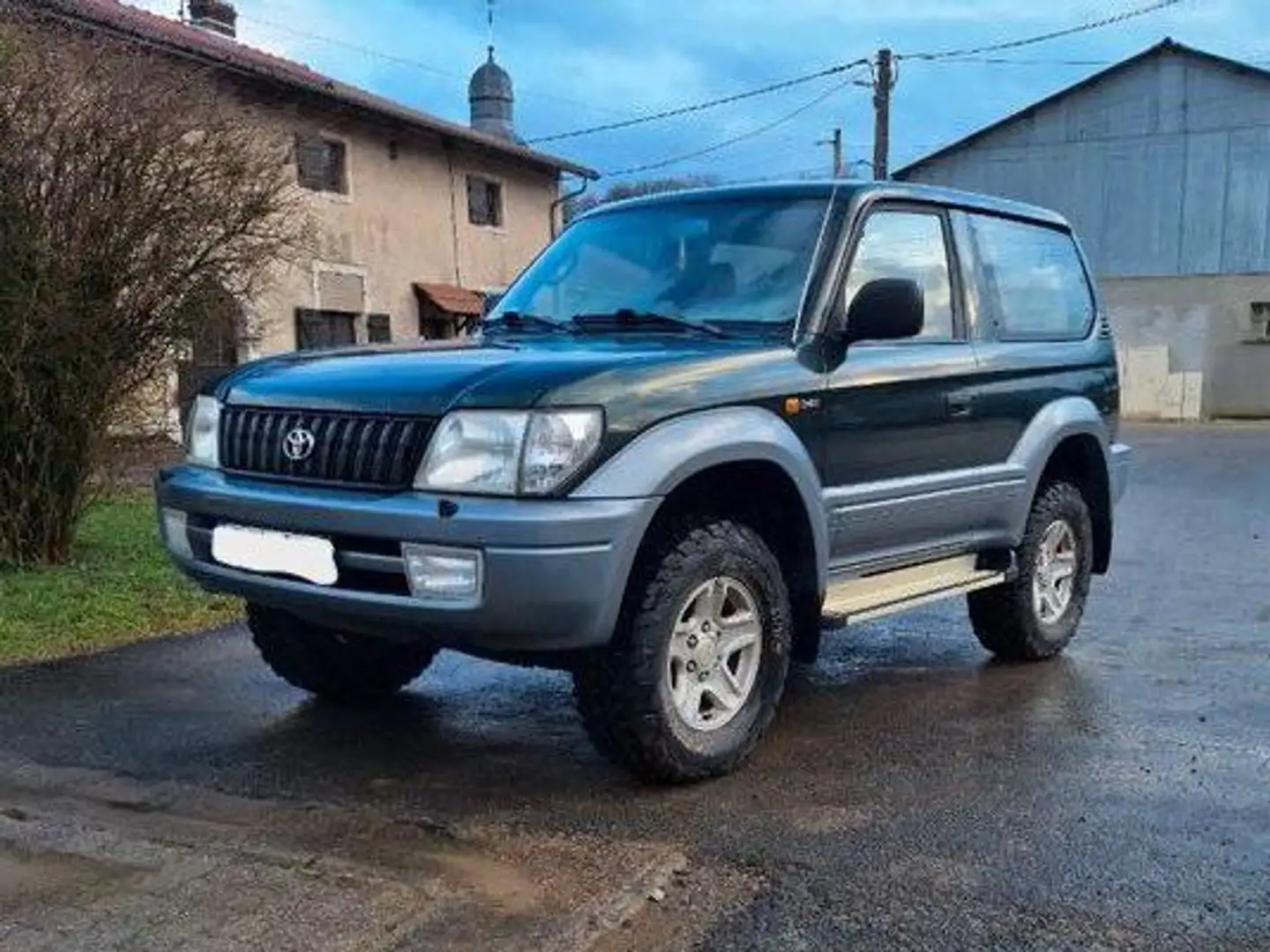Toyota Land Cruiser - 1