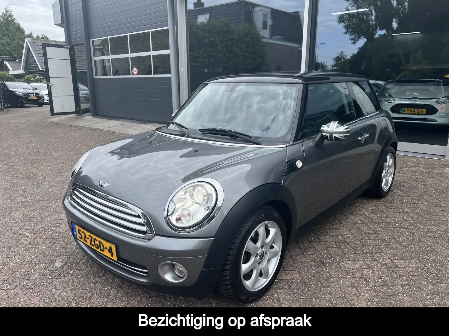 MINI Cooper Mini 1.6 Schuifdak, Trekhaak, Xenon, Navi, Grijs - 1