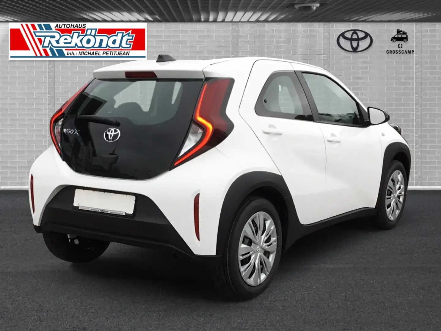 Toyota Aygo X Business Edition 1.0 VVT-i RFK SHZ KLIMA DAB BT Weiß - 2
