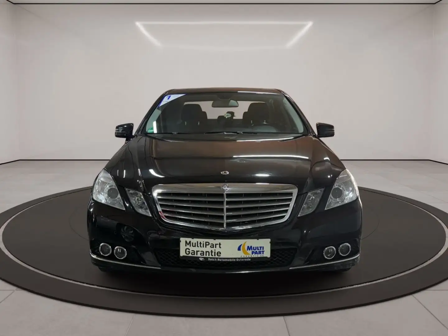 Mercedes-Benz E 200 E Limousine E 200 CGI BlueEfficiency Schwarz - 2
