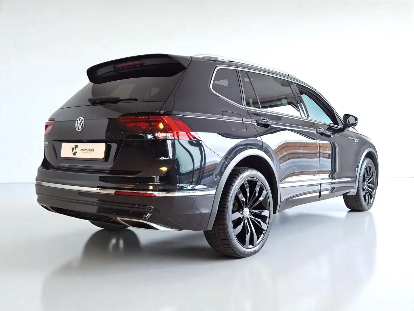 Volkswagen Tiguan Allspace 1.5 TSI 150PK 2X R-LINE AUTOMAAT 7 ZITS PANO VIRTU Zwart - 2