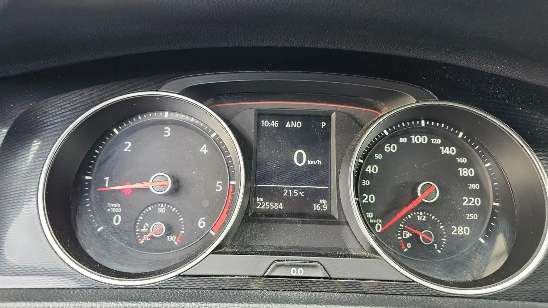 Volkswagen Golf VII Lim. GTD BMT Navi Klima Shzg Alu Xenon Grau - 2