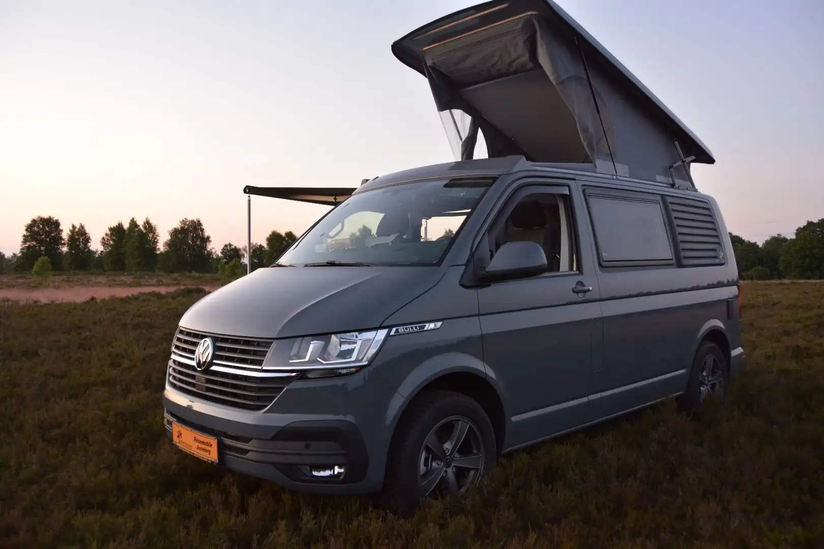 Volkswagen T6.1 Wohnmobil DSG California / Multivan Grau - 1