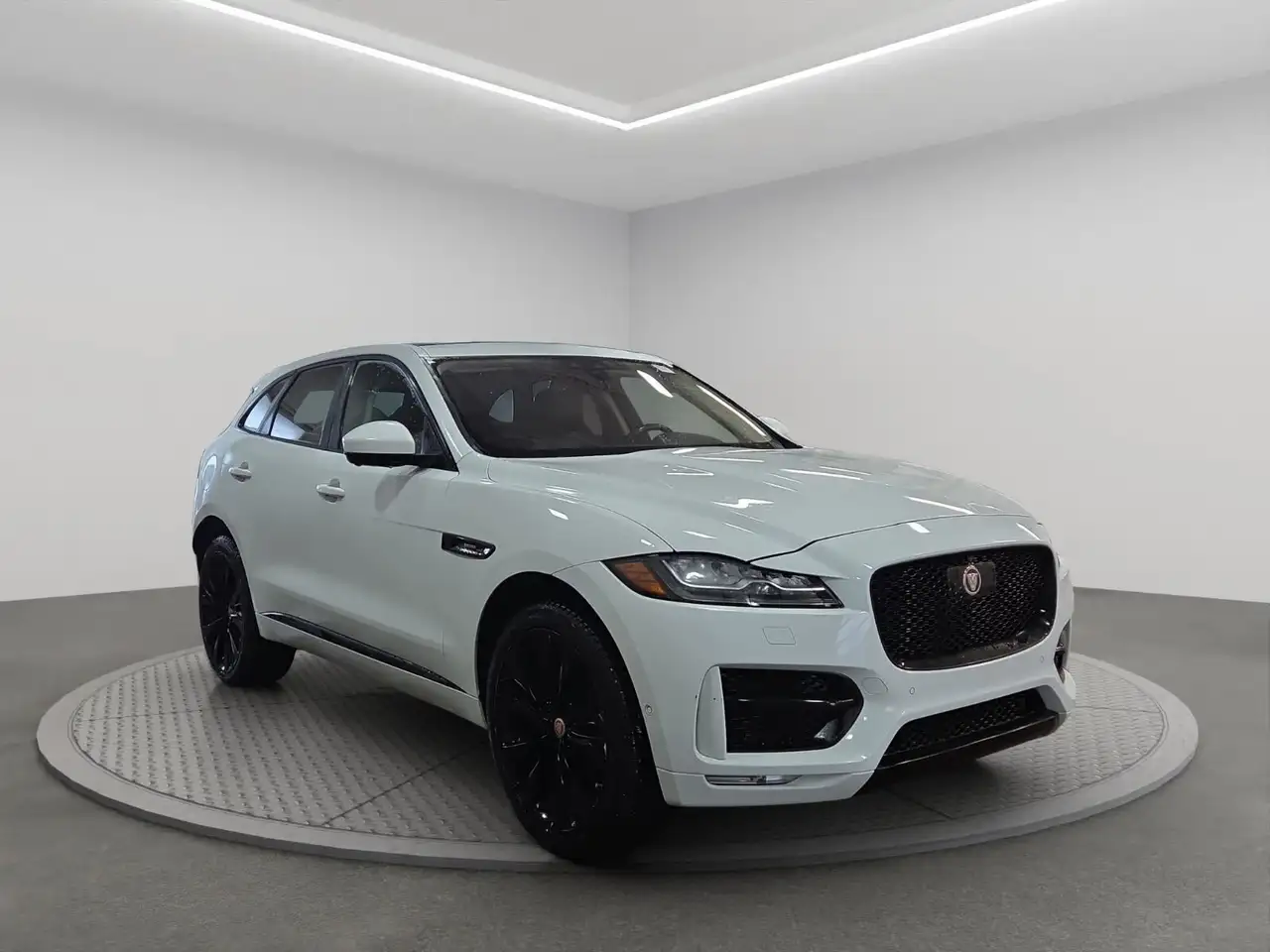 Jaguar F-Pace снимка Jaguar F-Pace