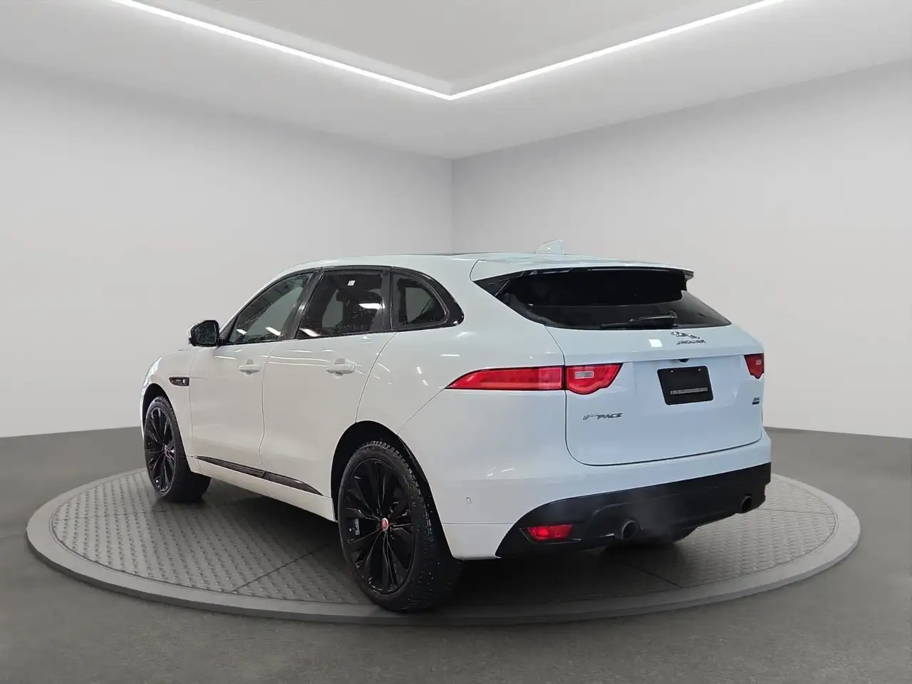 Jaguar F-Pace снимка Jaguar F-Pace