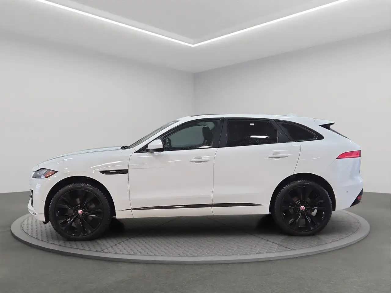 Jaguar F-Pace снимка Jaguar F-Pace