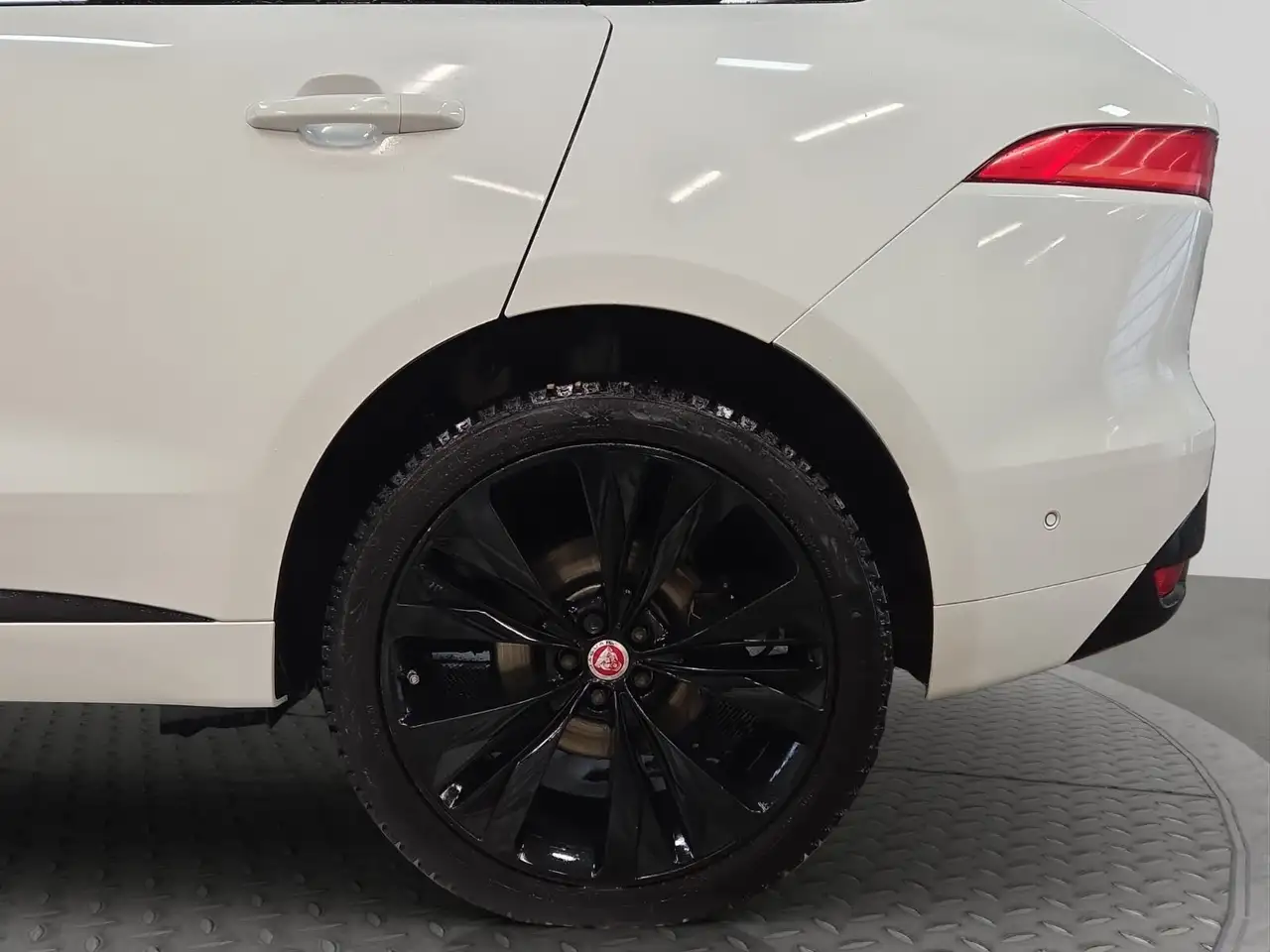 Jaguar F-Pace снимка Jaguar F-Pace