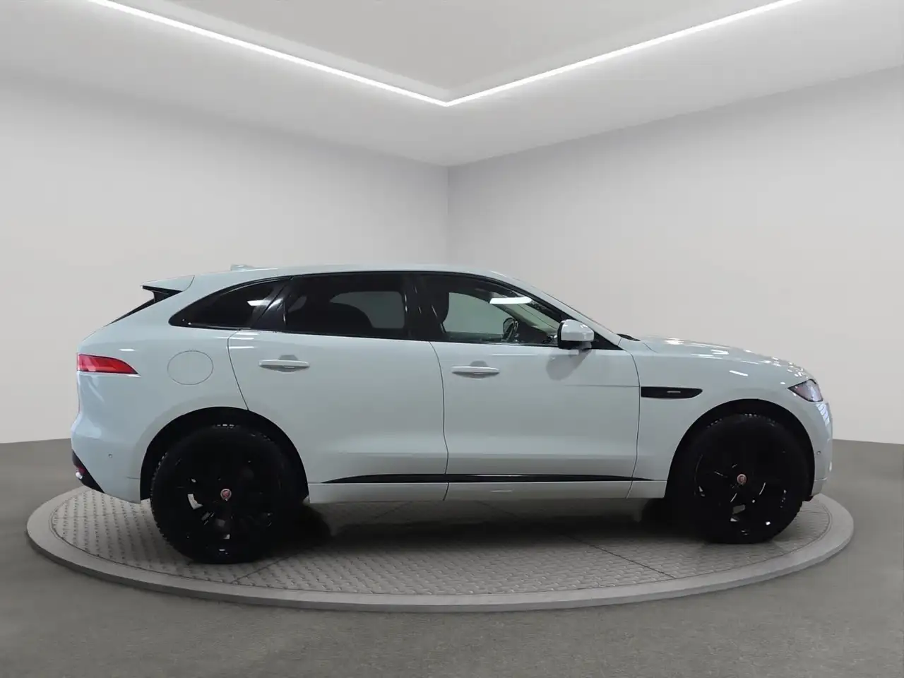Jaguar F-Pace снимка Jaguar F-Pace