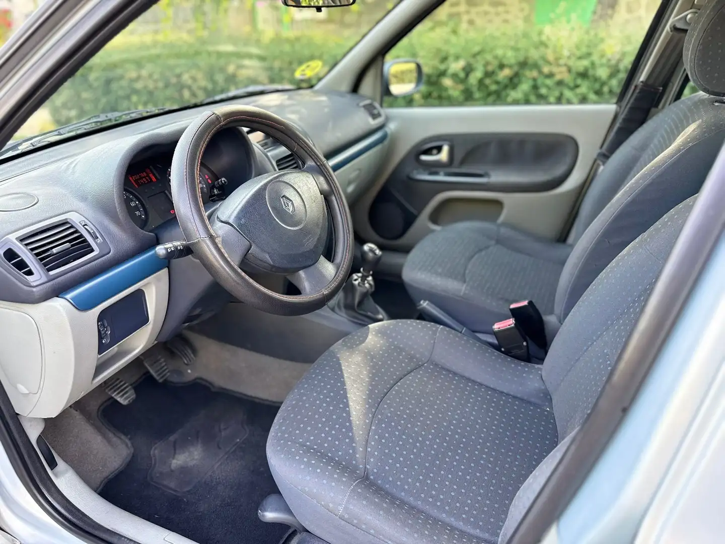 Renault Clio Clio 1.2 16v Pack Dynamique Plateado - 2