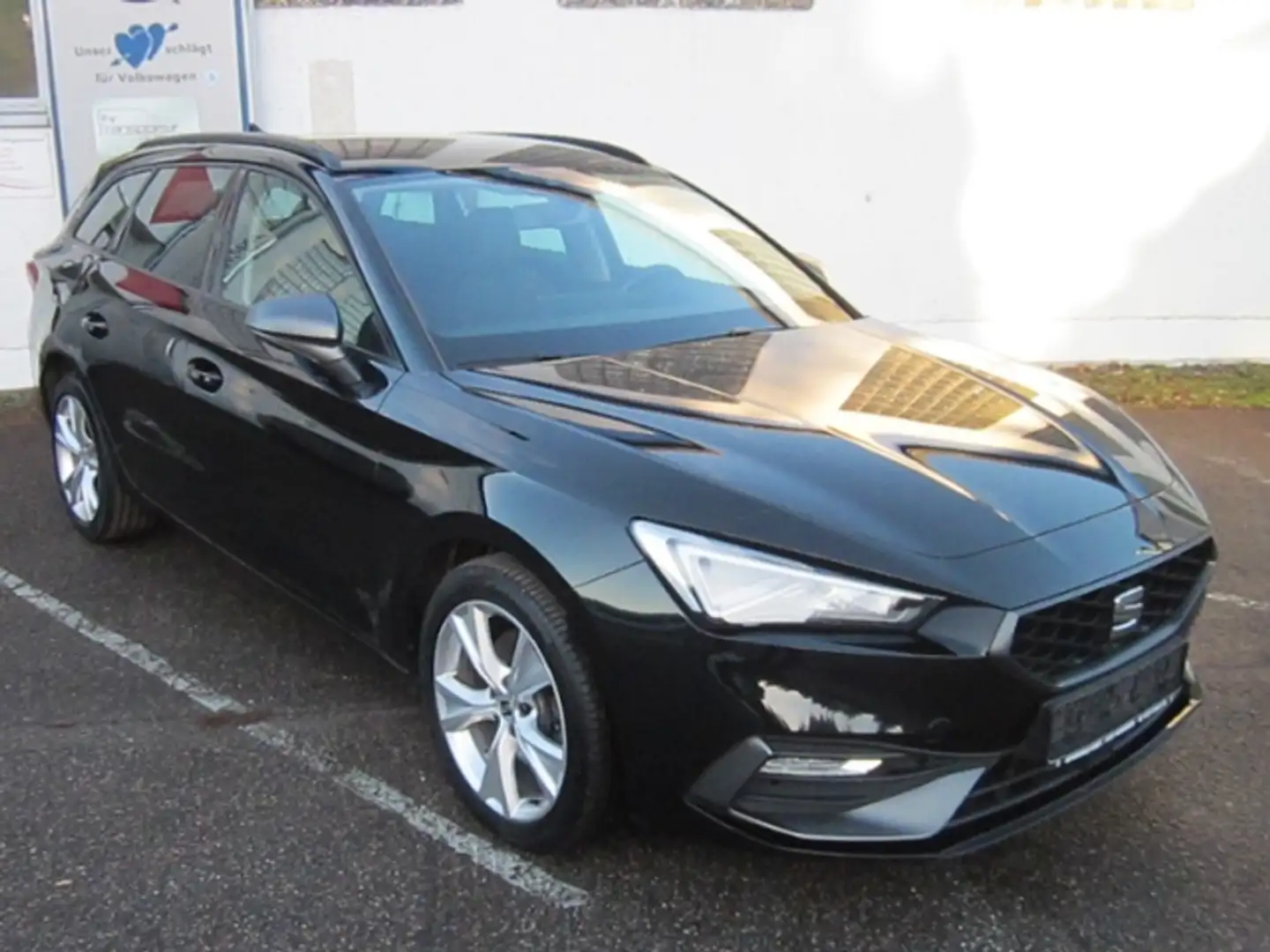 SEAT Leon Sportstourer FR e-Hybrid Schwarz - 1