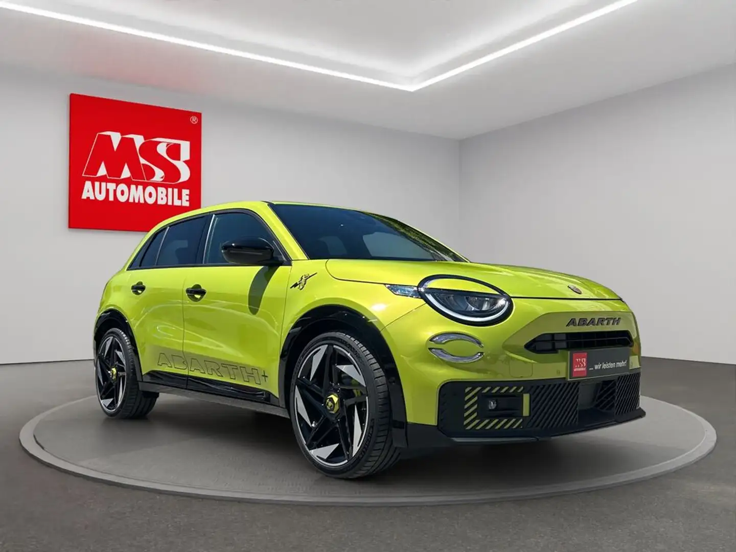 Abarth 600e Abarth 54kWh Scorpionissima Groen - 1