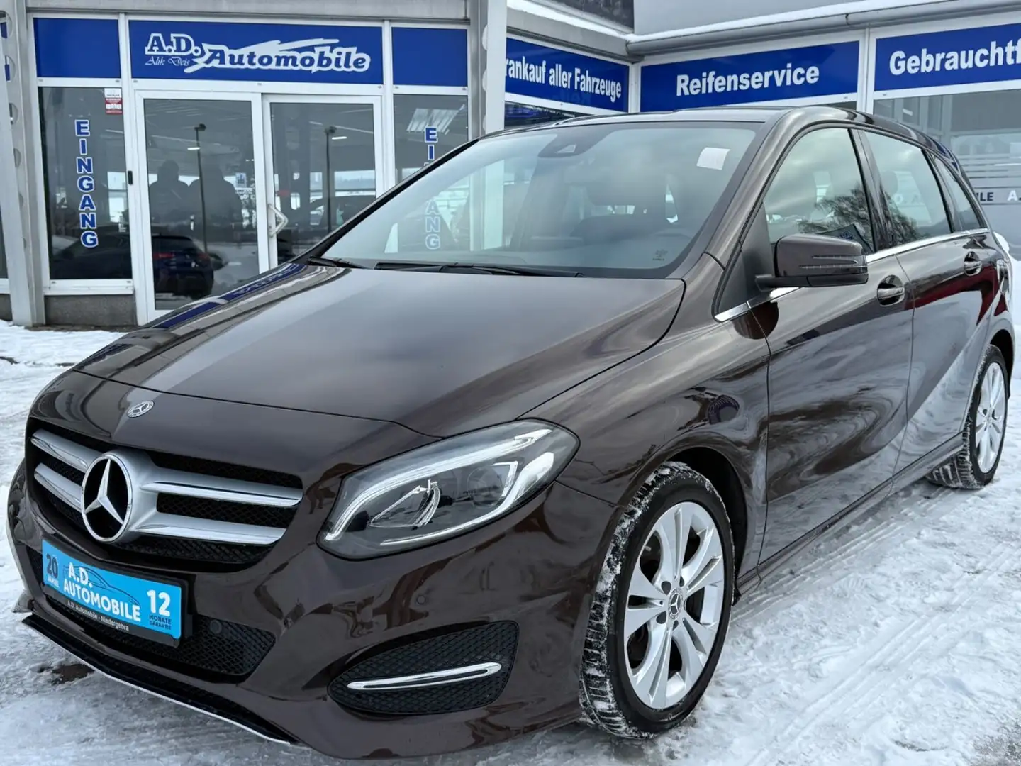 Mercedes-Benz B 200 B B 200 Urban Style Edition Navi Braun - 1