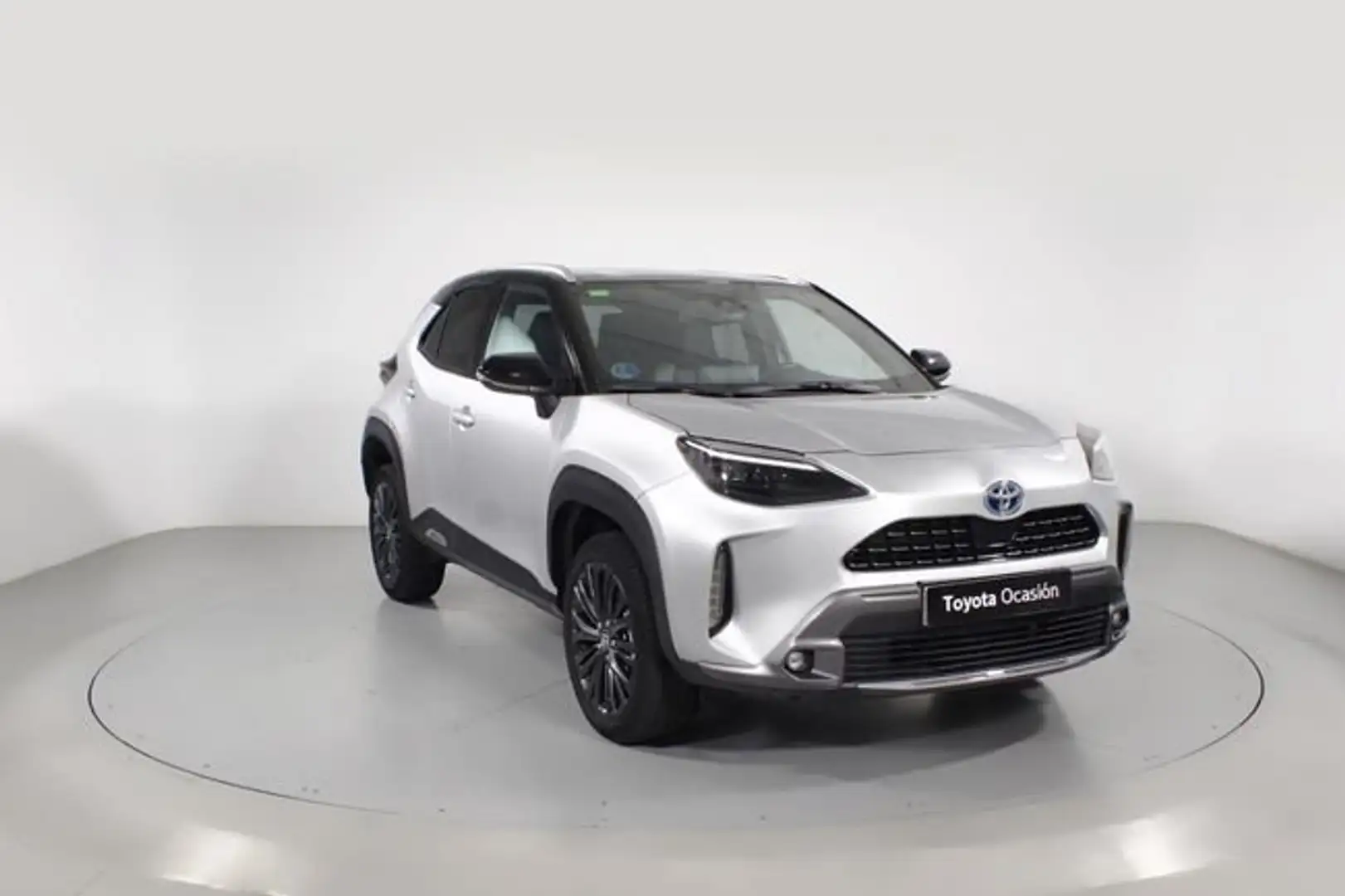 Toyota Yaris Cross 1.5 VVT-I HYBRID ADVENTURE 5P Gris - 1